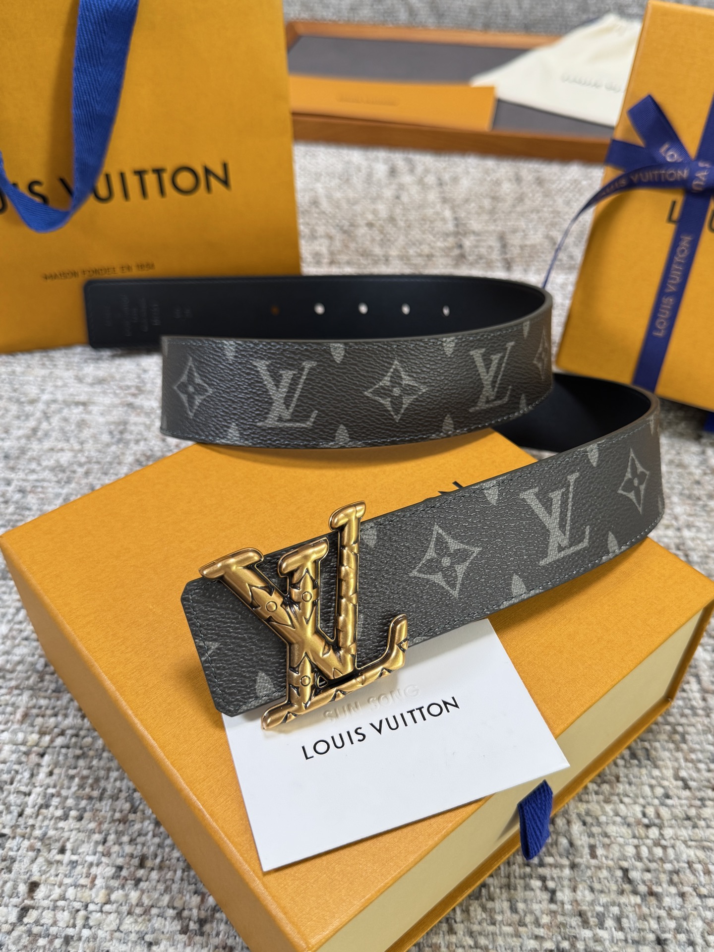Louis Vuitton LV腰带 PVC皮底系列 原厂五金 精致手工绘边 柔软舒适 宽4.0