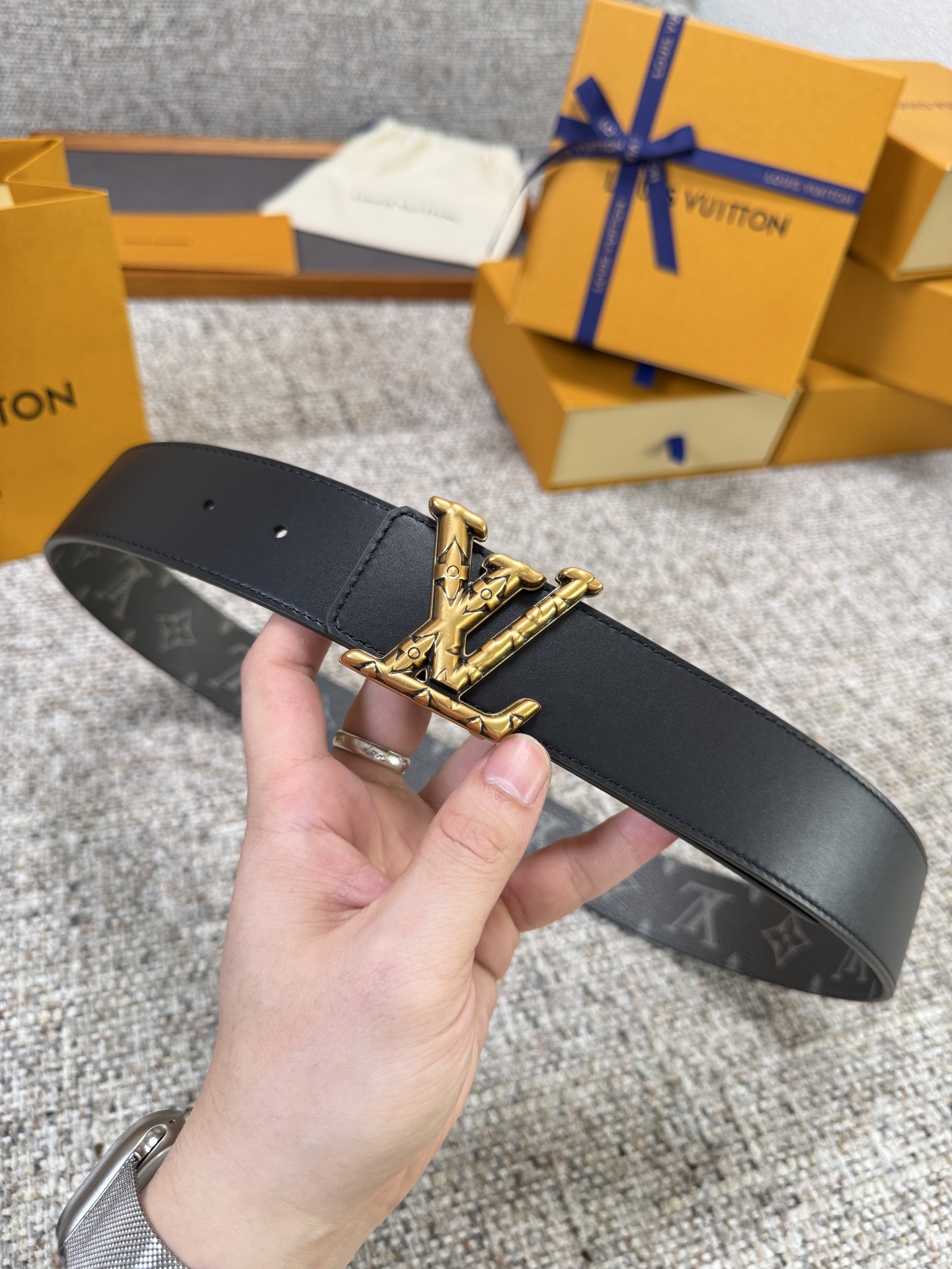 Louis Vuitton LV腰带 PVC皮底系列 原厂五金 精致手工绘边 柔软舒适 宽4.0
