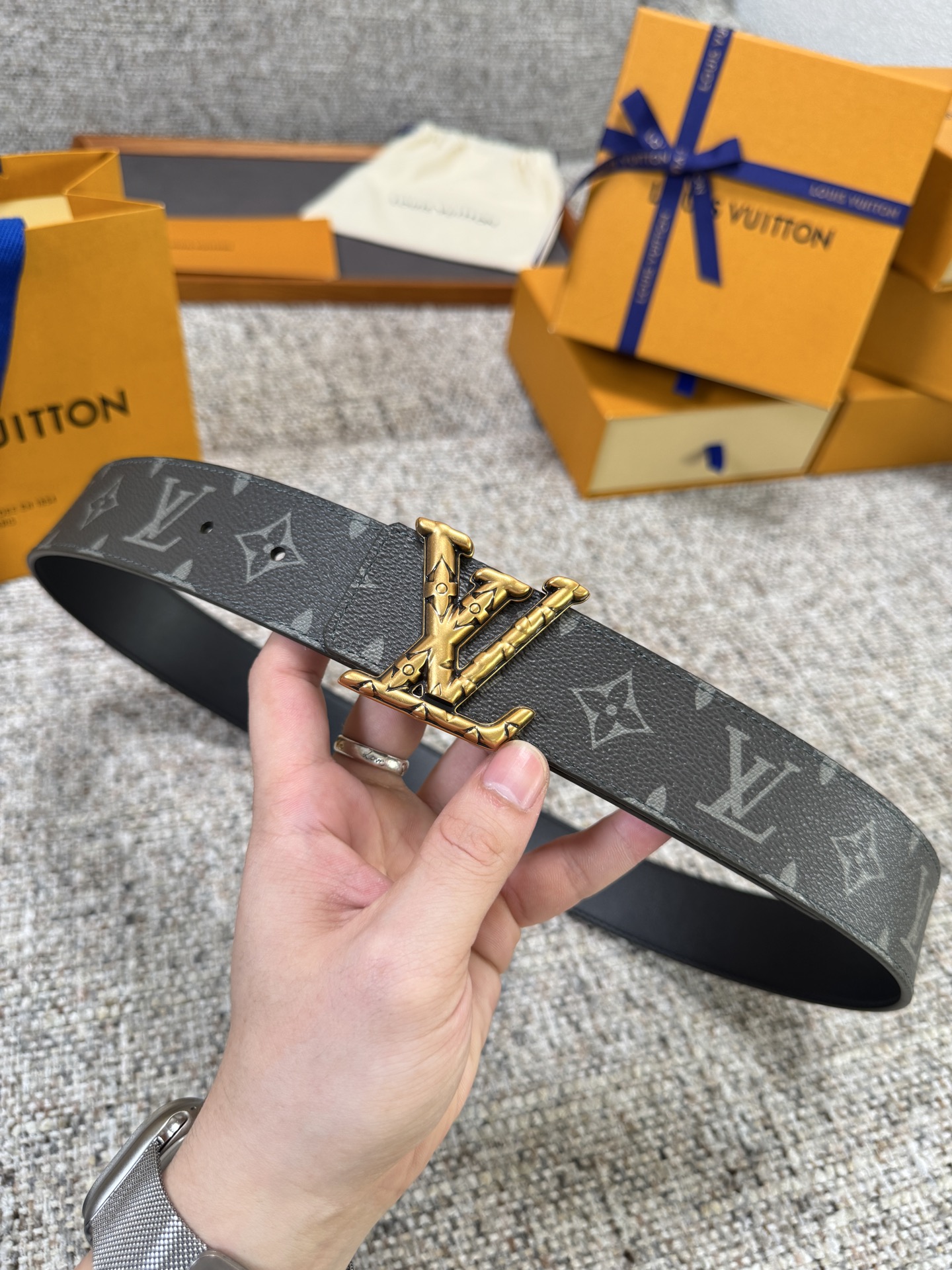 Louis Vuitton LV腰带 PVC皮底系列 原厂五金 精致手工绘边 柔软舒适 宽4.0