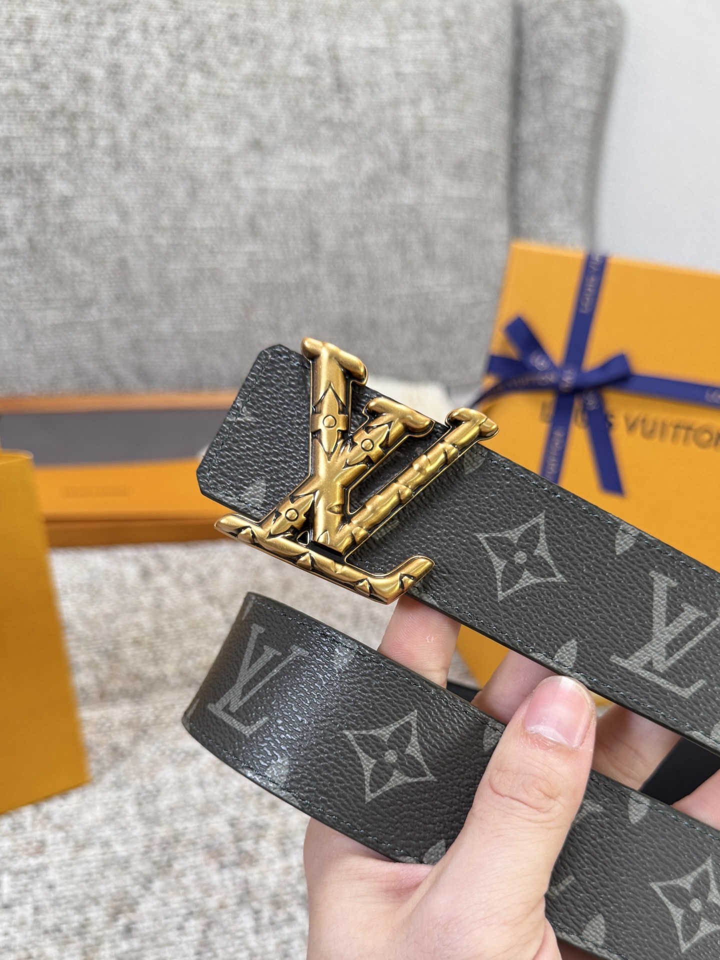Louis Vuitton LV腰带 PVC皮底系列 原厂五金 精致手工绘边 柔软舒适 宽4.0