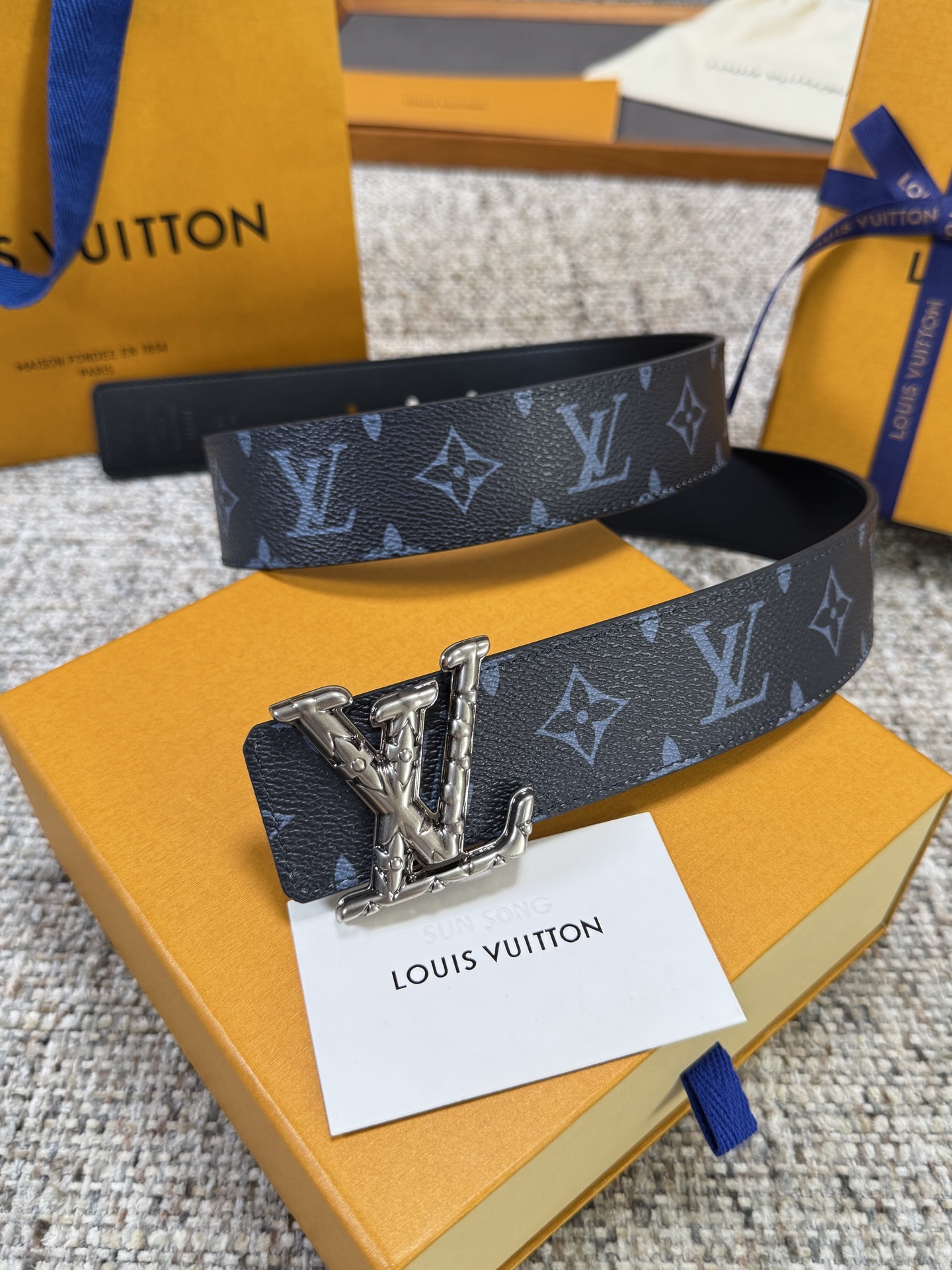 Louis Vuitton LV腰带 PVC皮底系列 原厂五金 精致手工绘边 柔软舒适 宽4.0