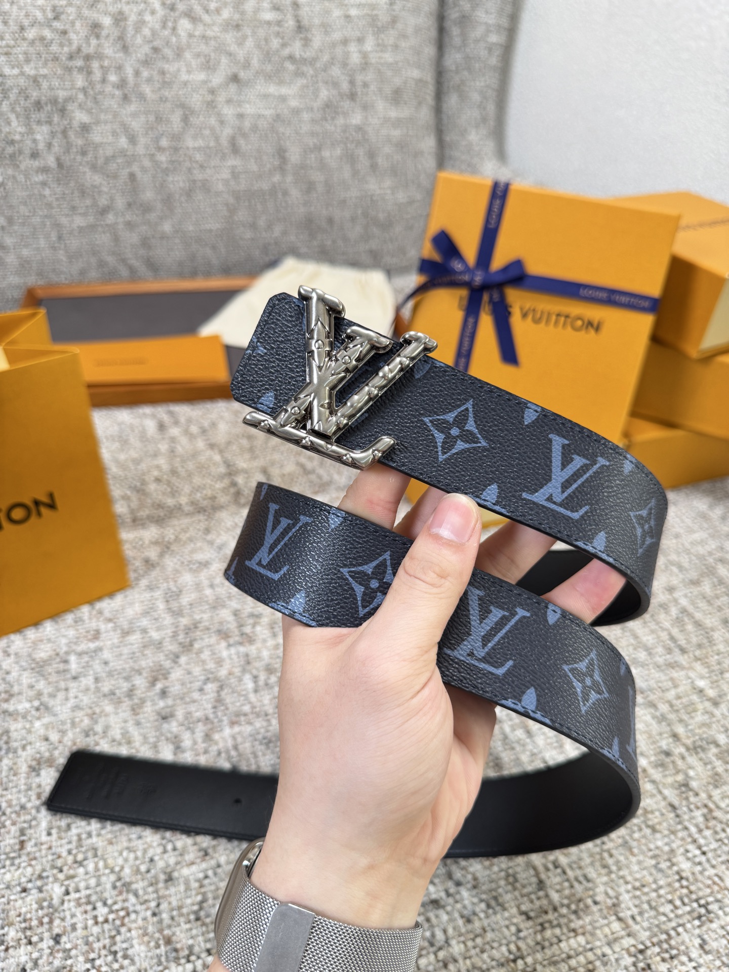 Louis Vuitton LV腰带 PVC皮底系列 原厂五金 精致手工绘边 柔软舒适 宽4.0