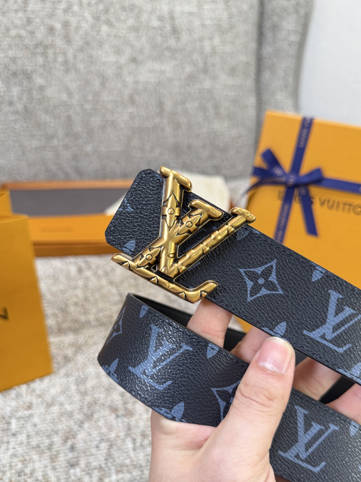 Louis Vuitton LV腰带 PVC皮底系列 原厂五金 精致手工绘边 柔软舒适 宽4.0