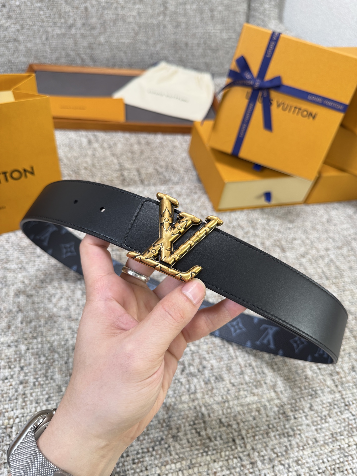 Louis Vuitton LV腰带 PVC皮底系列 原厂五金 精致手工绘边 柔软舒适 宽4.0