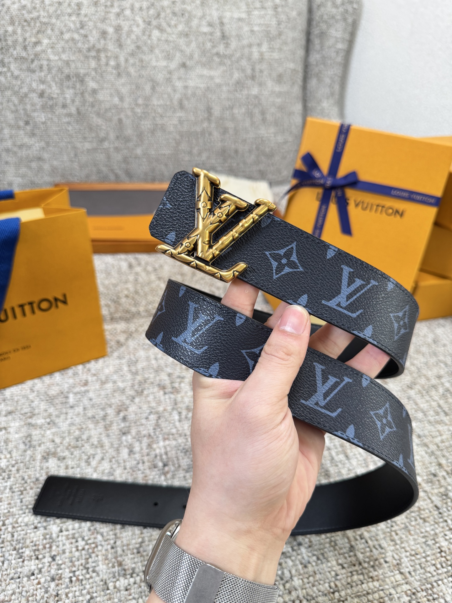 Louis Vuitton LV腰带 PVC皮底系列 原厂五金 精致手工绘边 柔软舒适 宽4.0