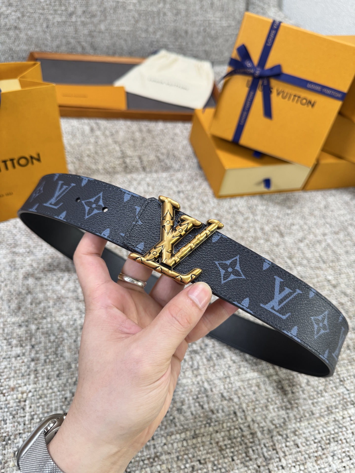 Louis Vuitton LV腰带 PVC皮底系列 原厂五金 精致手工绘边 柔软舒适 宽4.0