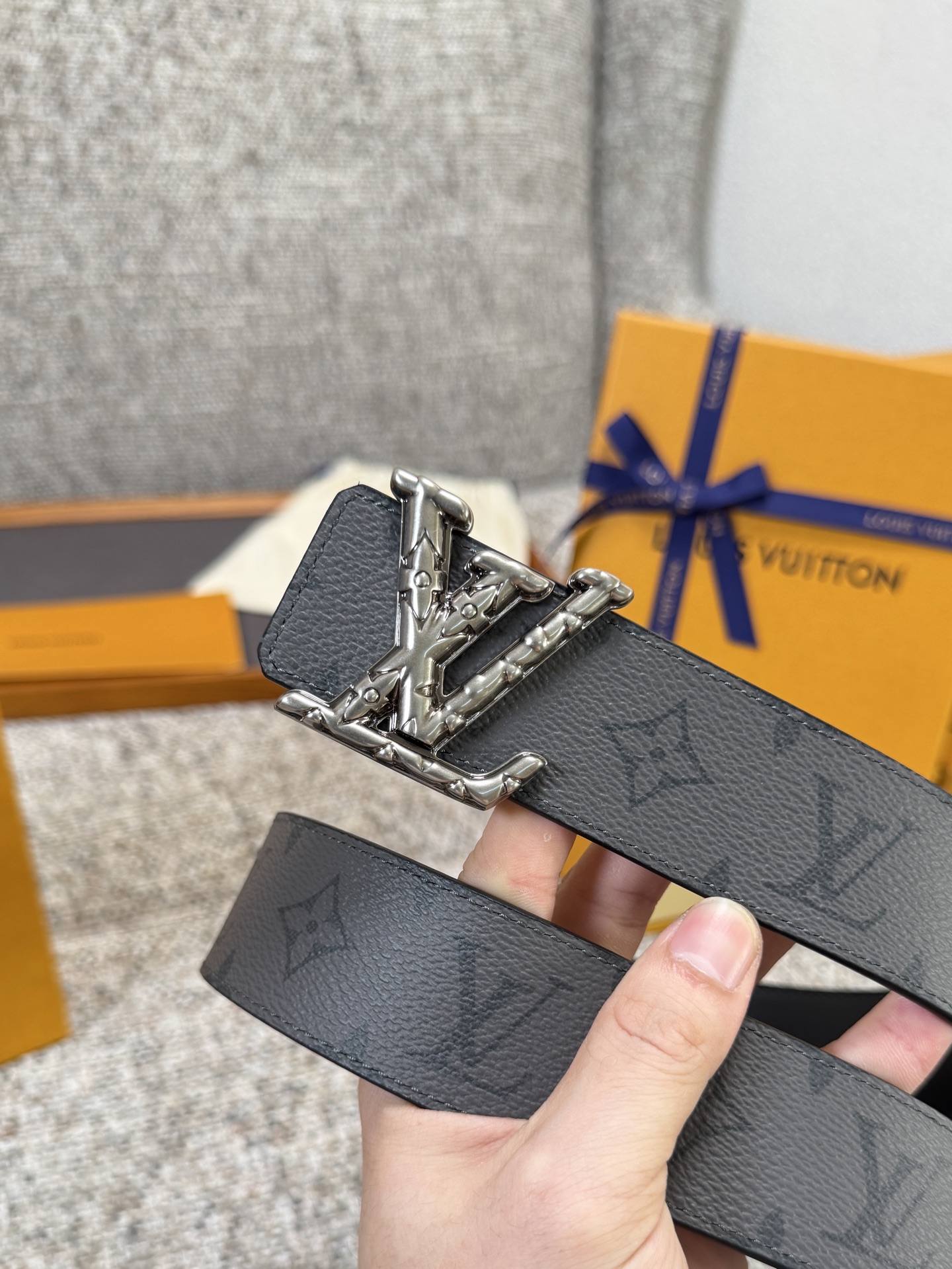 Louis Vuitton LV腰带 PVC皮底系列 原厂五金 精致手工绘边 柔软舒适 宽4.0