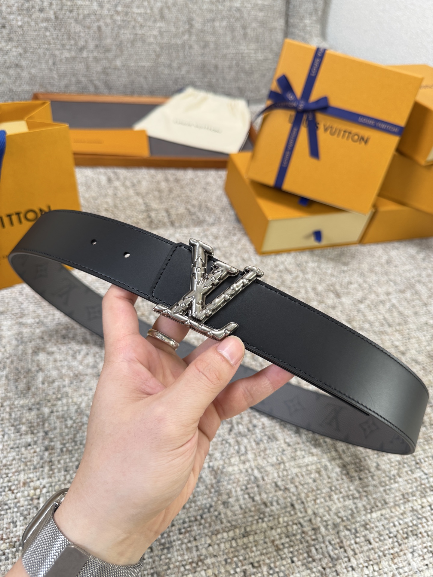 Louis Vuitton LV腰带 PVC皮底系列 原厂五金 精致手工绘边 柔软舒适 宽4.0