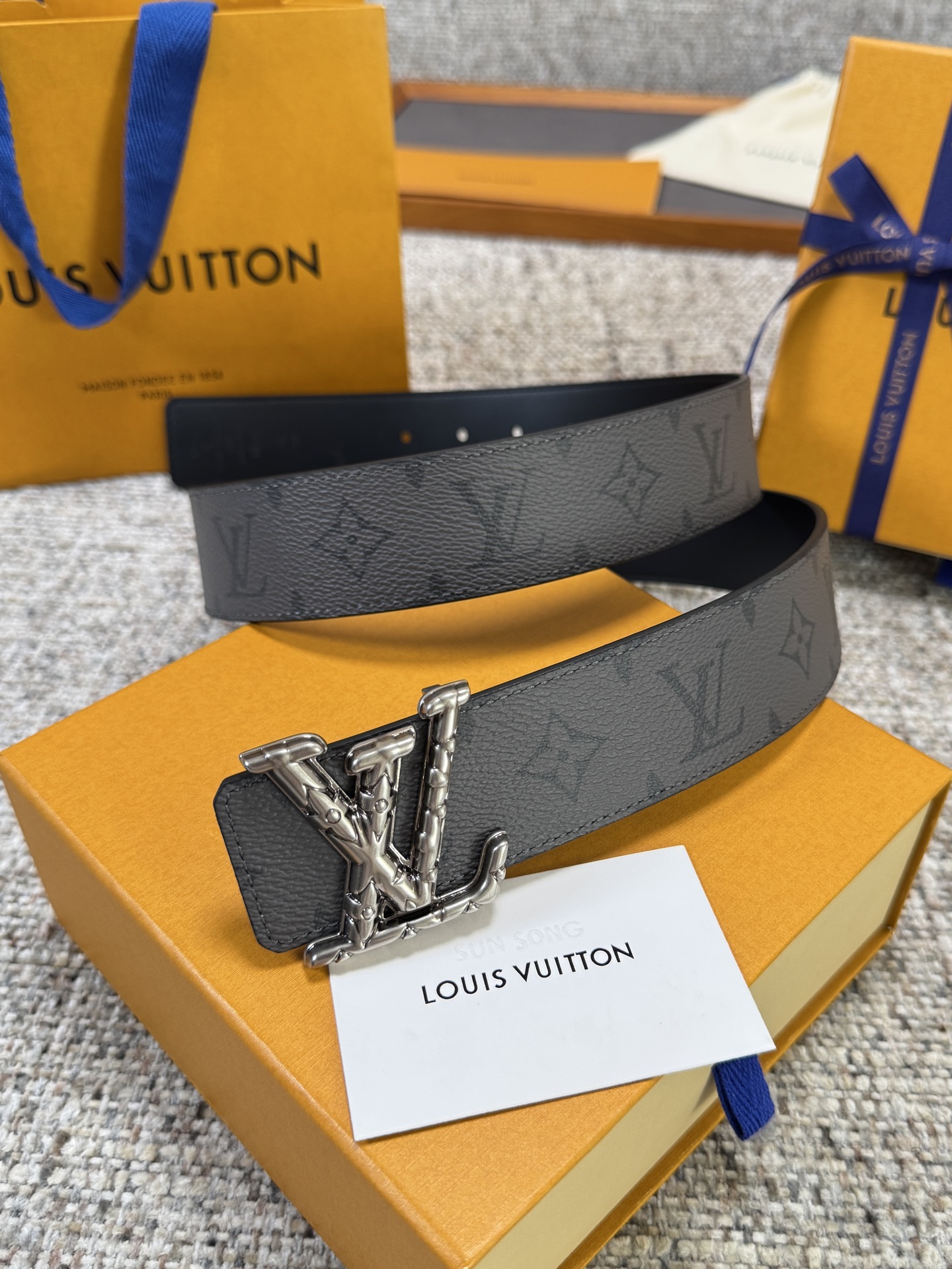 Louis Vuitton LV腰带 PVC皮底系列 原厂五金 精致手工绘边 柔软舒适 宽4.0