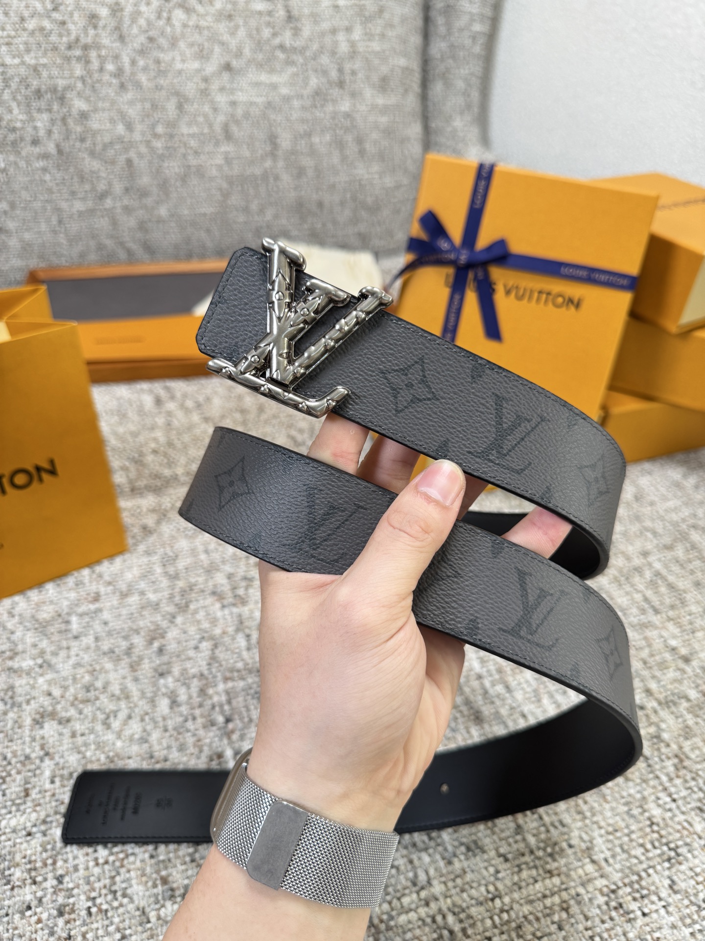Louis Vuitton LV腰带 PVC皮底系列 原厂五金 精致手工绘边 柔软舒适 宽4.0