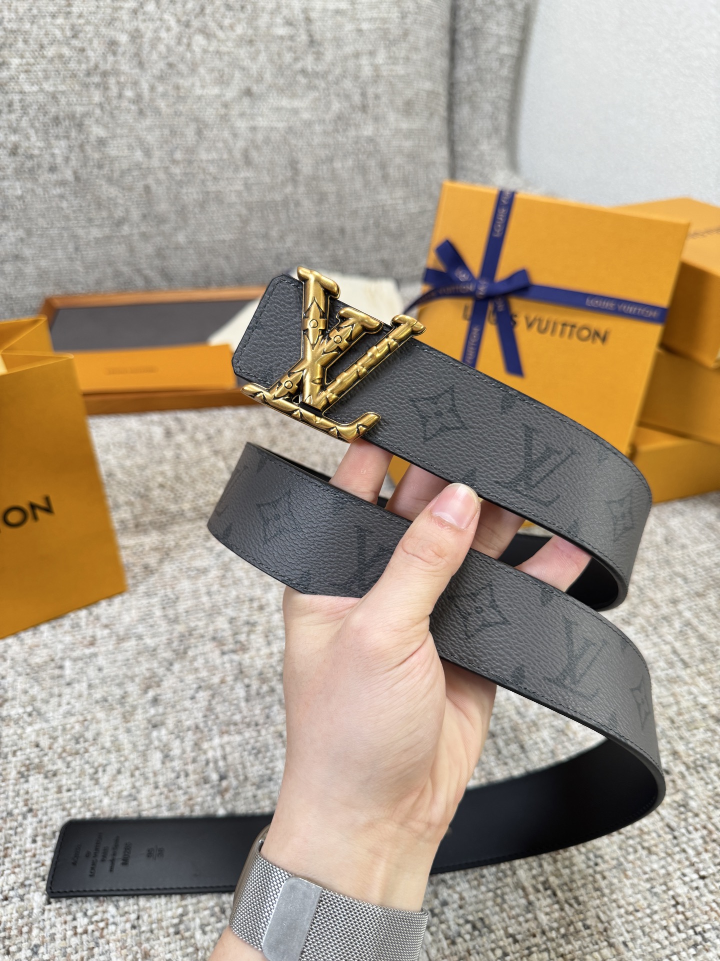 Louis Vuitton LV腰带 PVC皮底系列 原厂五金 精致手工绘边 柔软舒适 宽4.0