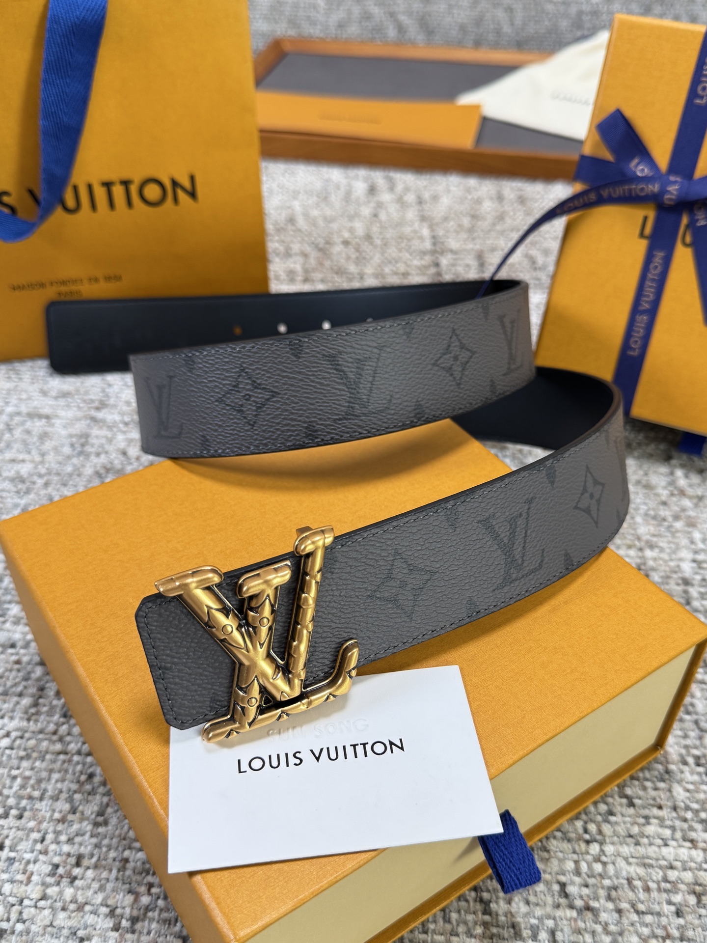 Louis Vuitton LV腰带 PVC皮底系列 原厂五金 精致手工绘边 柔软舒适 宽4.0