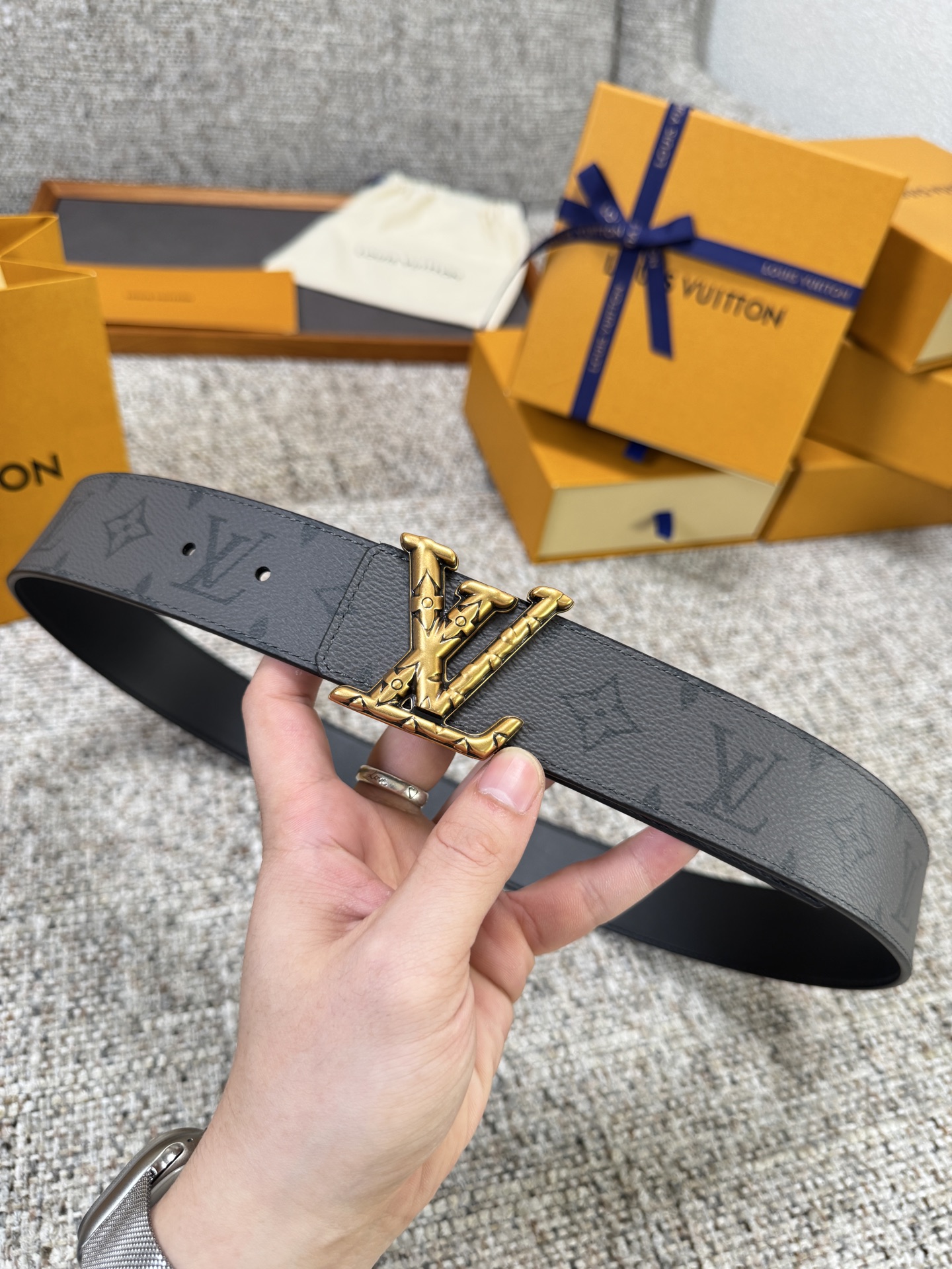 Louis Vuitton LV腰带 PVC皮底系列 原厂五金 精致手工绘边 柔软舒适 宽4.0