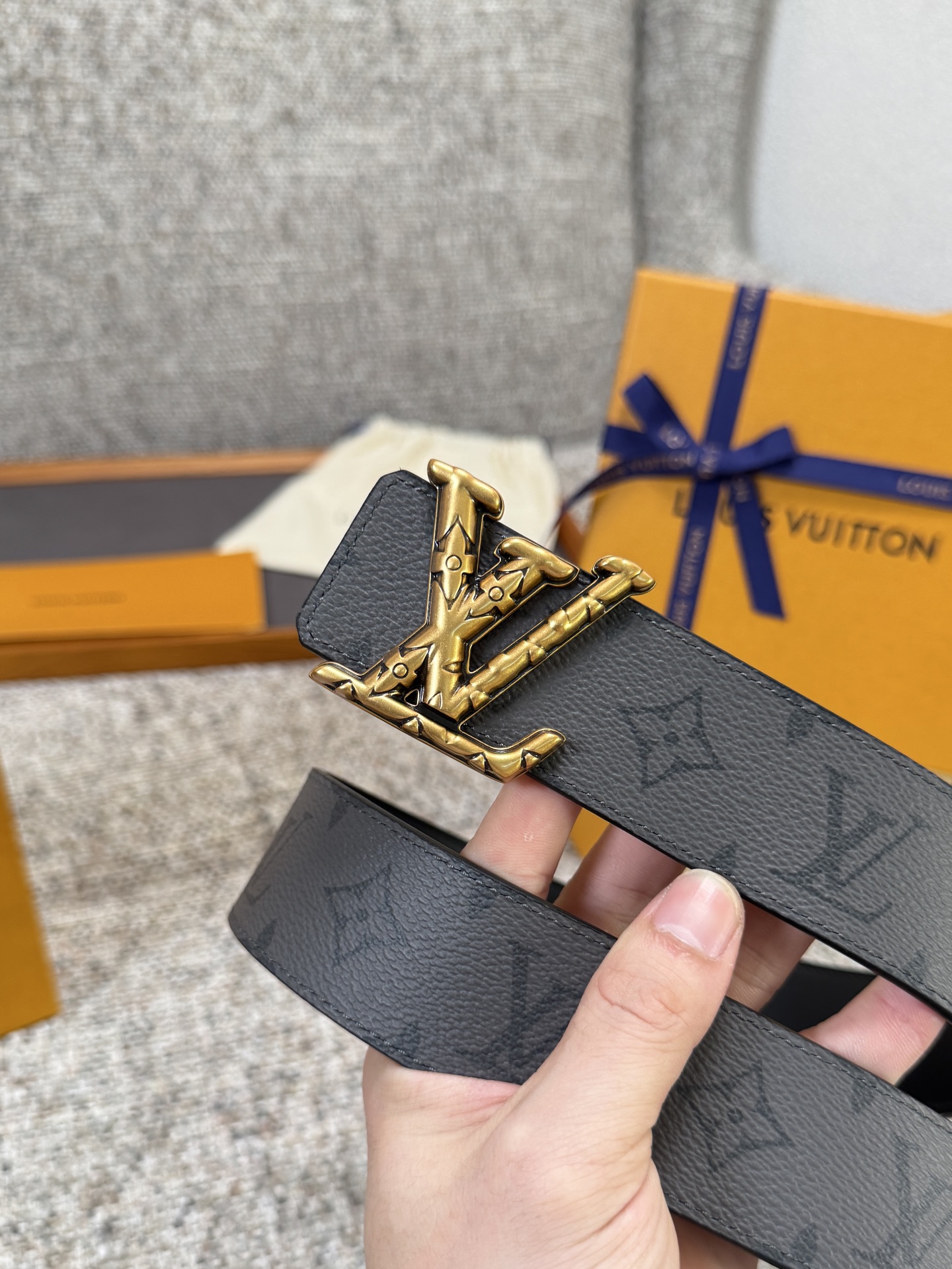 Louis Vuitton LV腰带 PVC皮底系列 原厂五金 精致手工绘边 柔软舒适 宽4.0