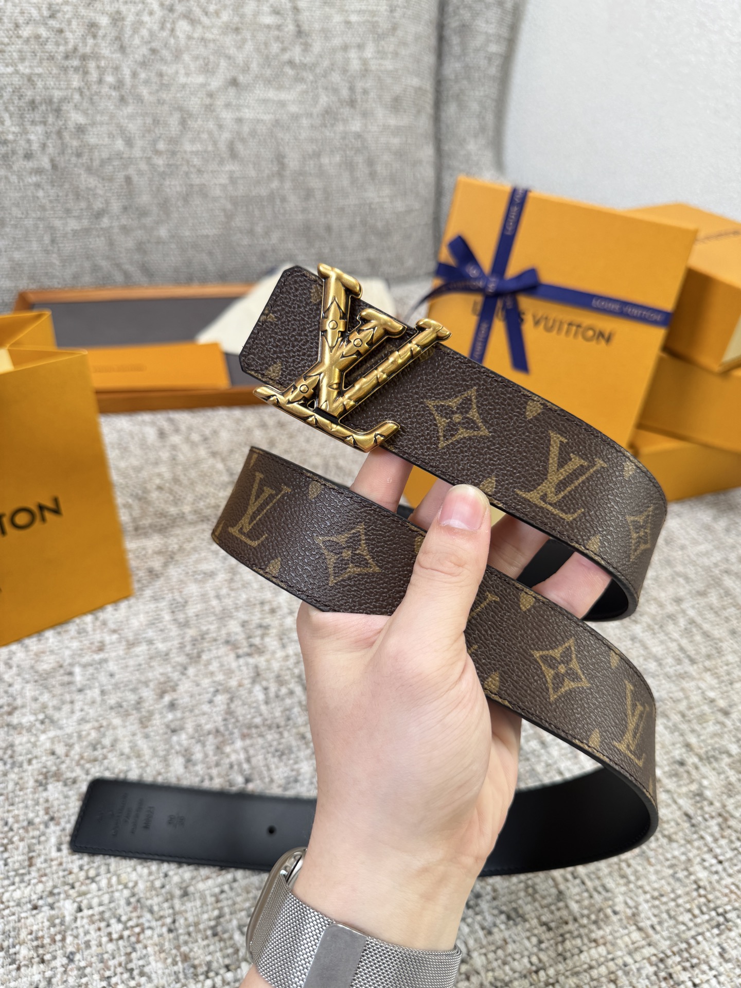 Louis Vuitton LV腰带 PVC皮底系列 原厂五金 精致手工绘边 柔软舒适 宽4.0