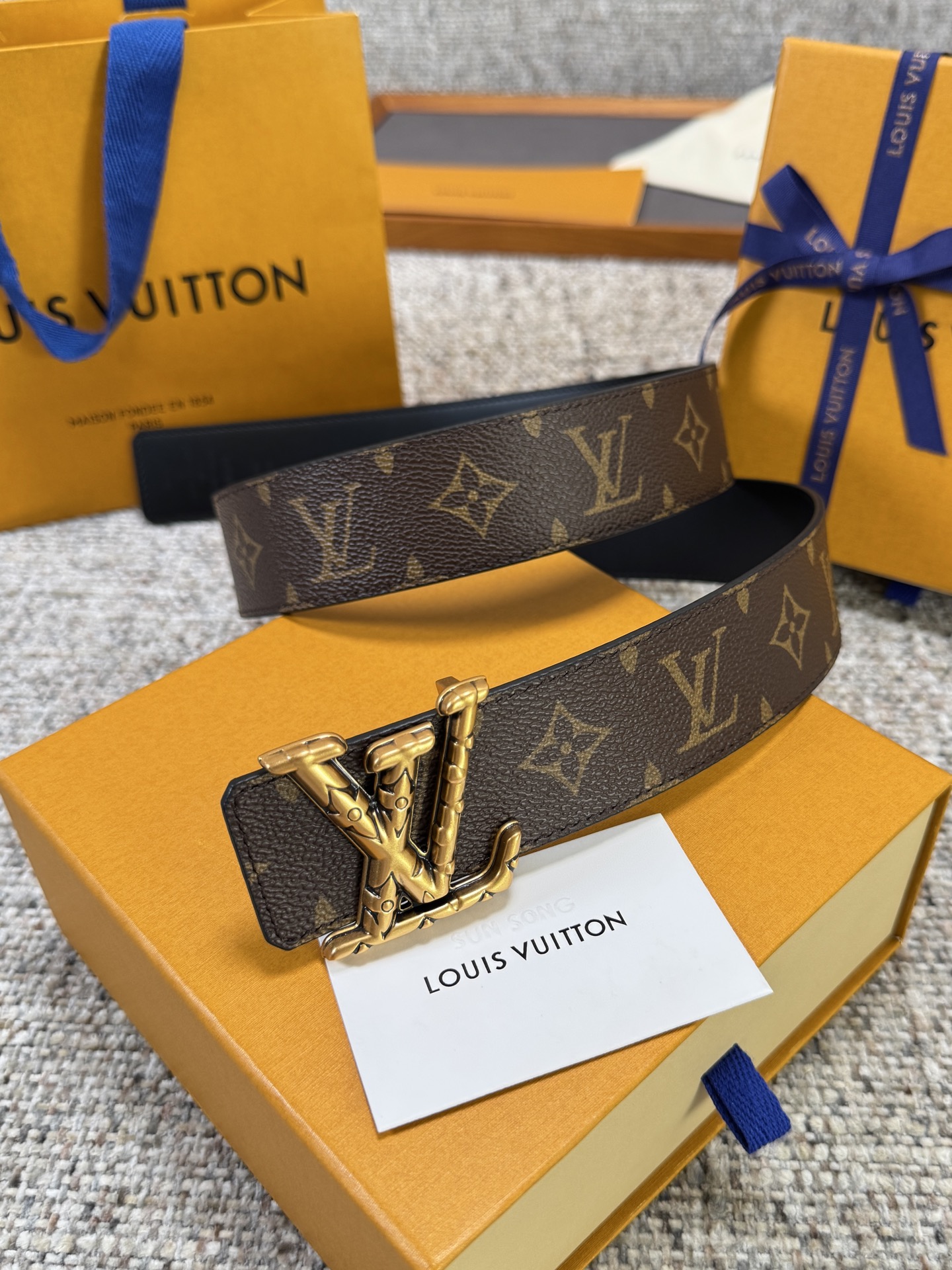 Louis Vuitton LV腰带 PVC皮底系列 原厂五金 精致手工绘边 柔软舒适 宽4.0