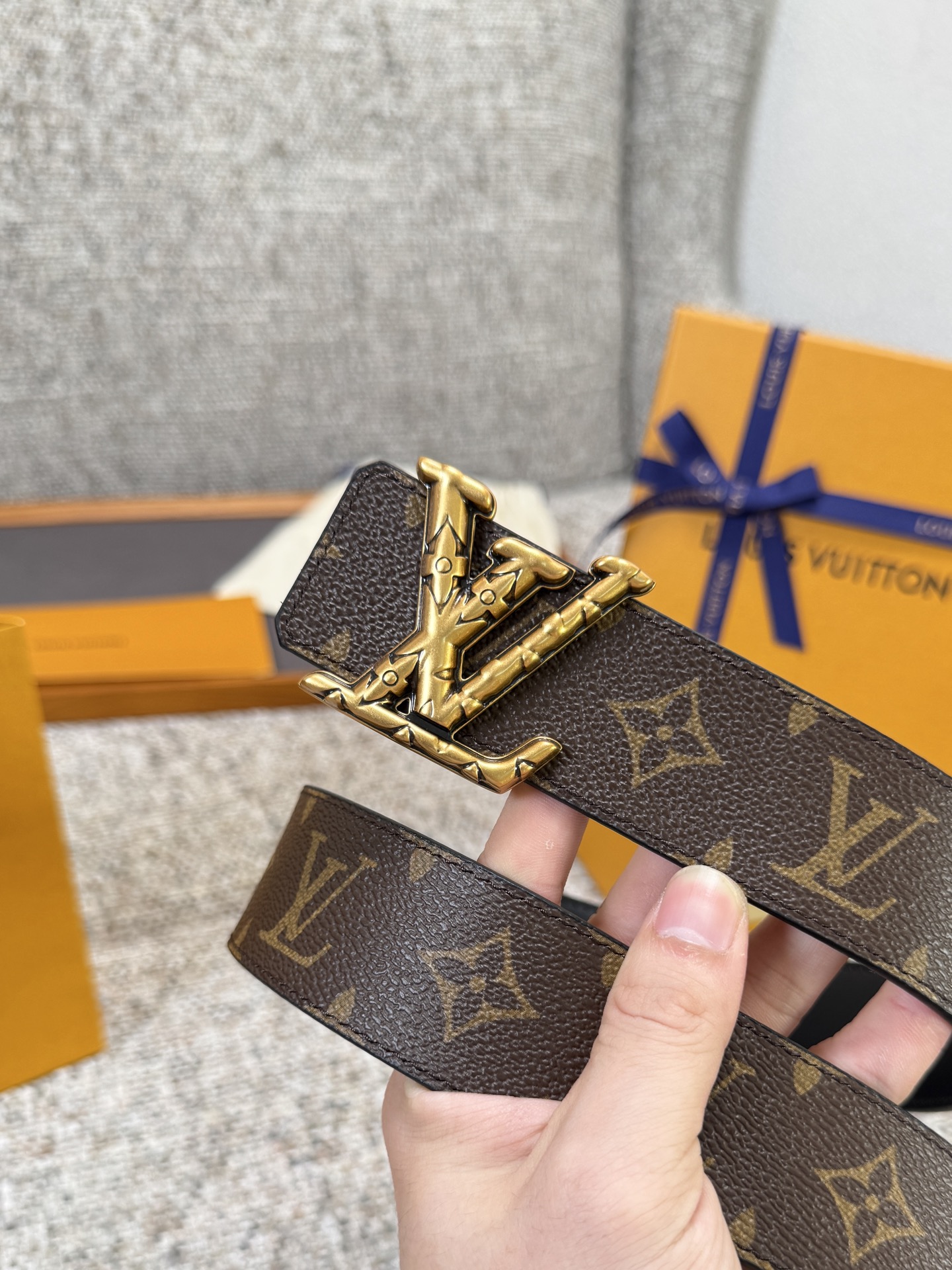 Louis Vuitton LV腰带 PVC皮底系列 原厂五金 精致手工绘边 柔软舒适 宽4.0