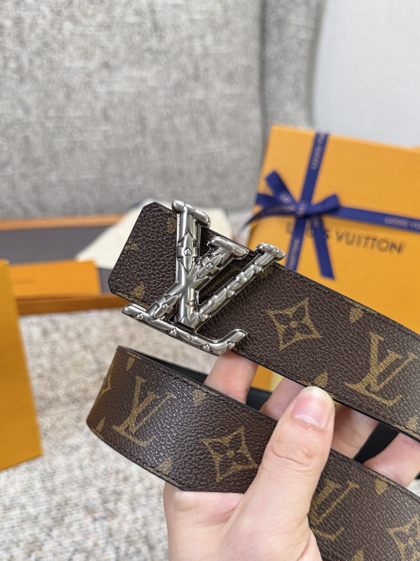 Louis Vuitton LV腰带 PVC皮底系列 原厂五金 精致手工绘边 柔软舒适 宽4.0