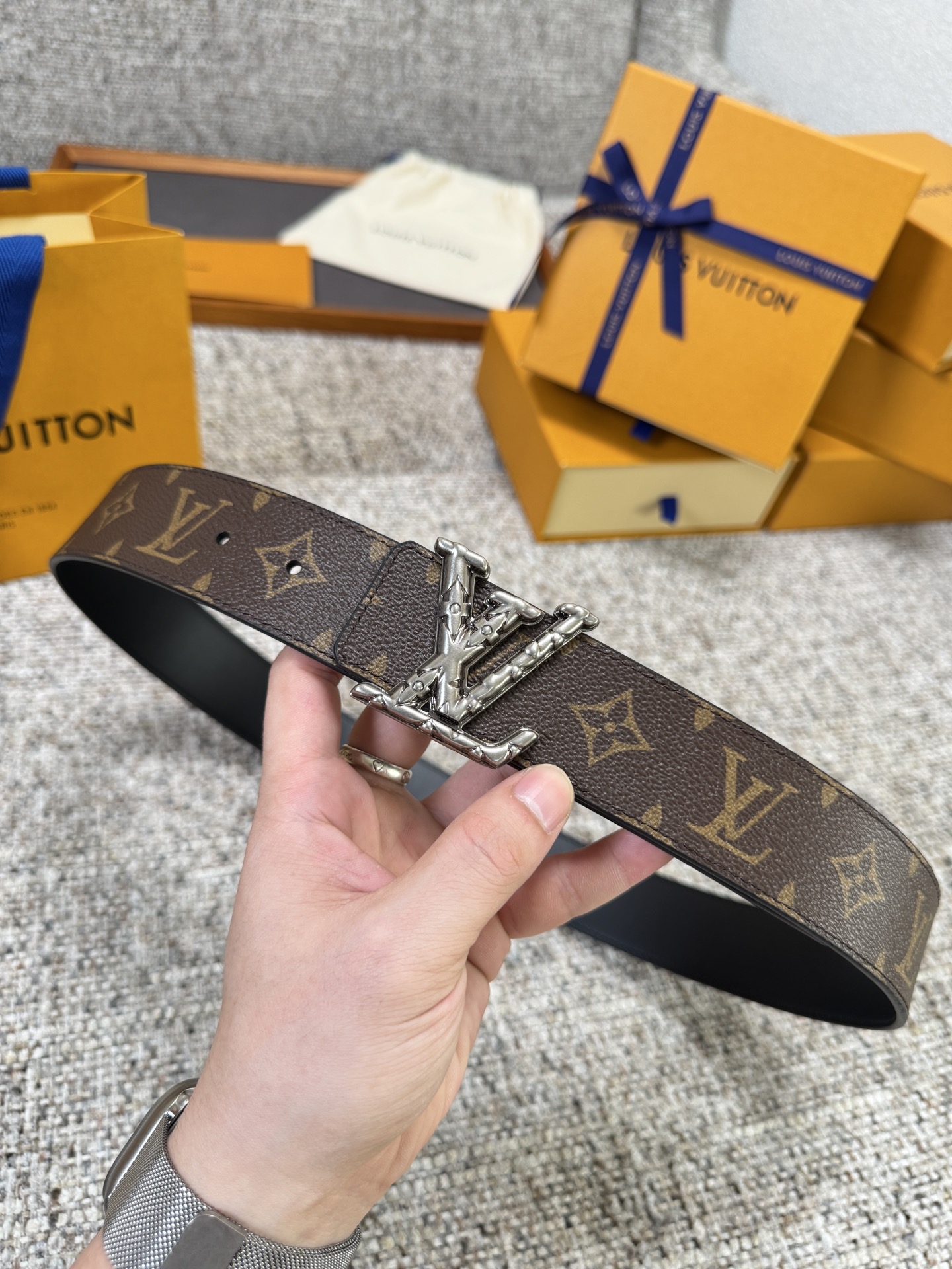 Louis Vuitton LV腰带 PVC皮底系列 原厂五金 精致手工绘边 柔软舒适 宽4.0
