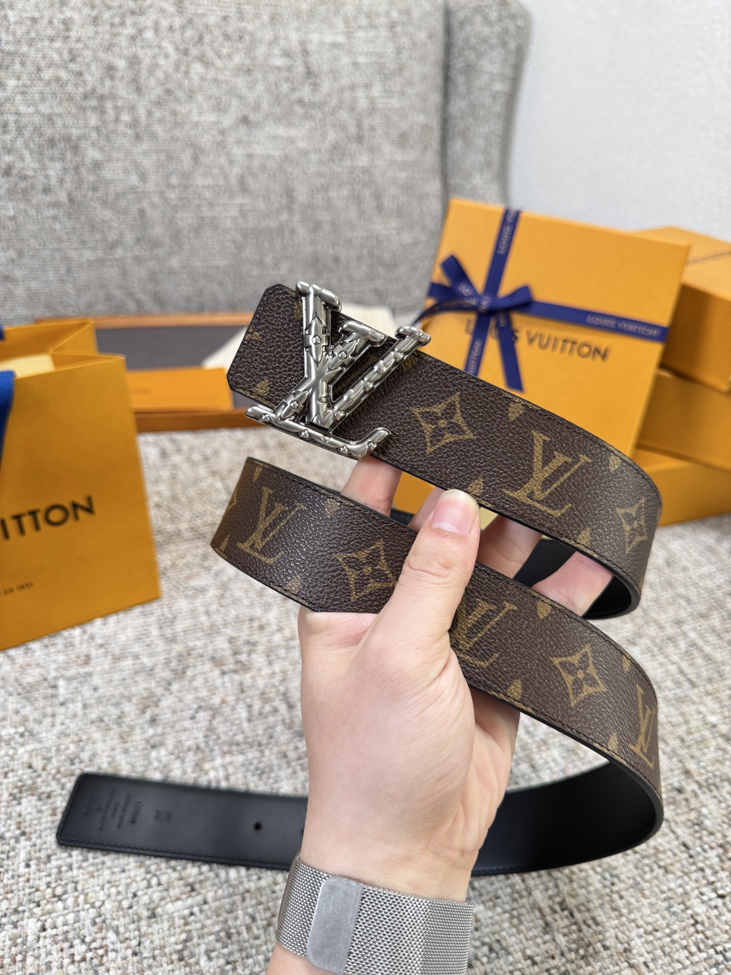 Louis Vuitton LV腰带 PVC皮底系列 原厂五金 精致手工绘边 柔软舒适 宽4.0