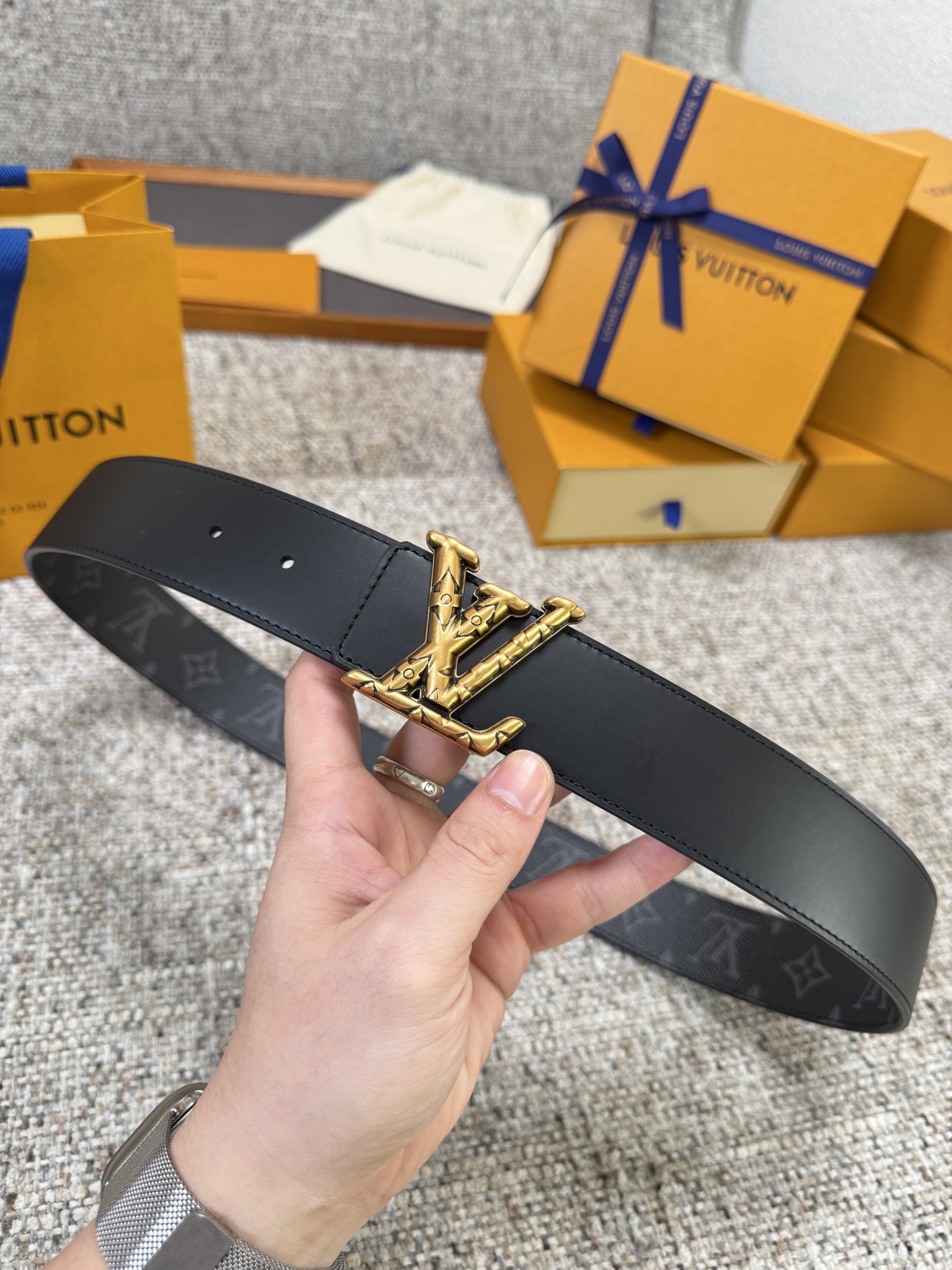 Louis Vuitton LV腰带 PVC皮底系列 原厂五金 精致手工绘边 柔软舒适 宽4.0