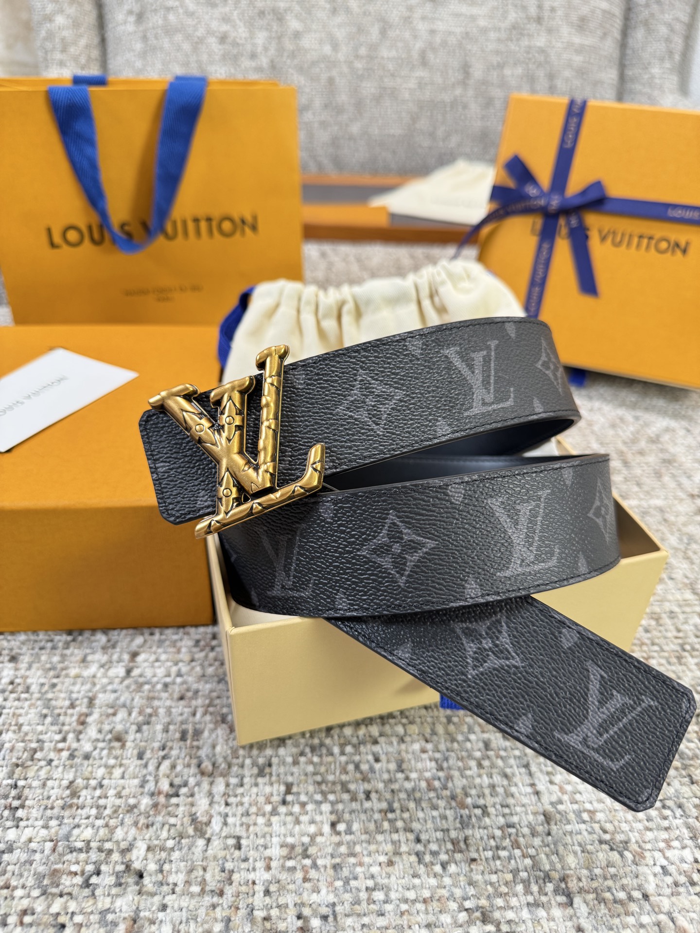 Louis Vuitton LV腰带 PVC皮底系列 原厂五金 精致手工绘边 柔软舒适 宽4.0
