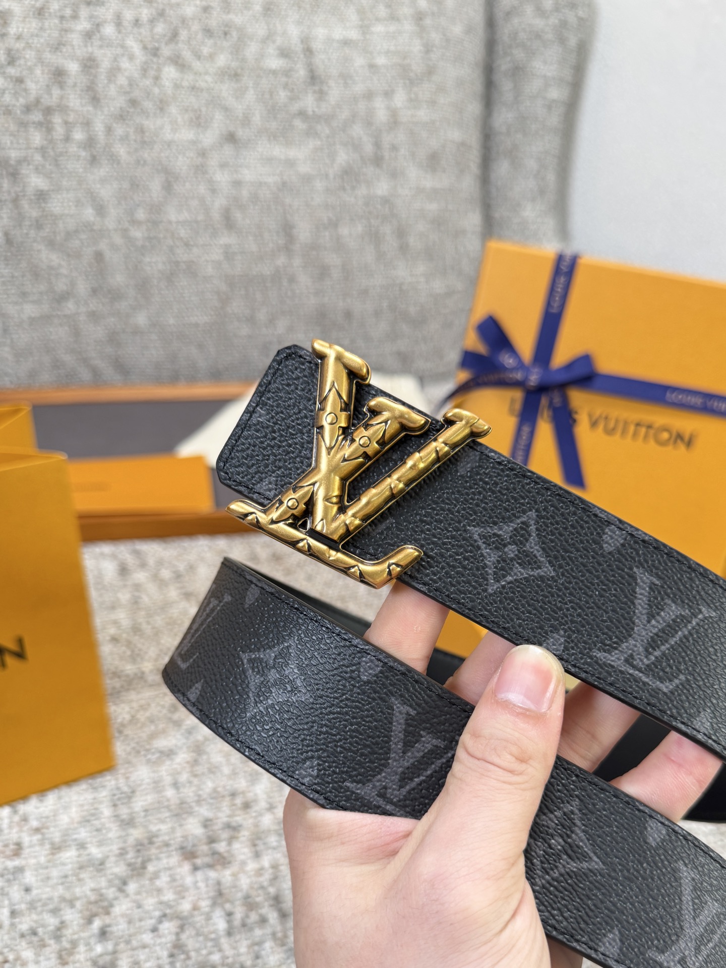 Louis Vuitton LV腰带 PVC皮底系列 原厂五金 精致手工绘边 柔软舒适 宽4.0