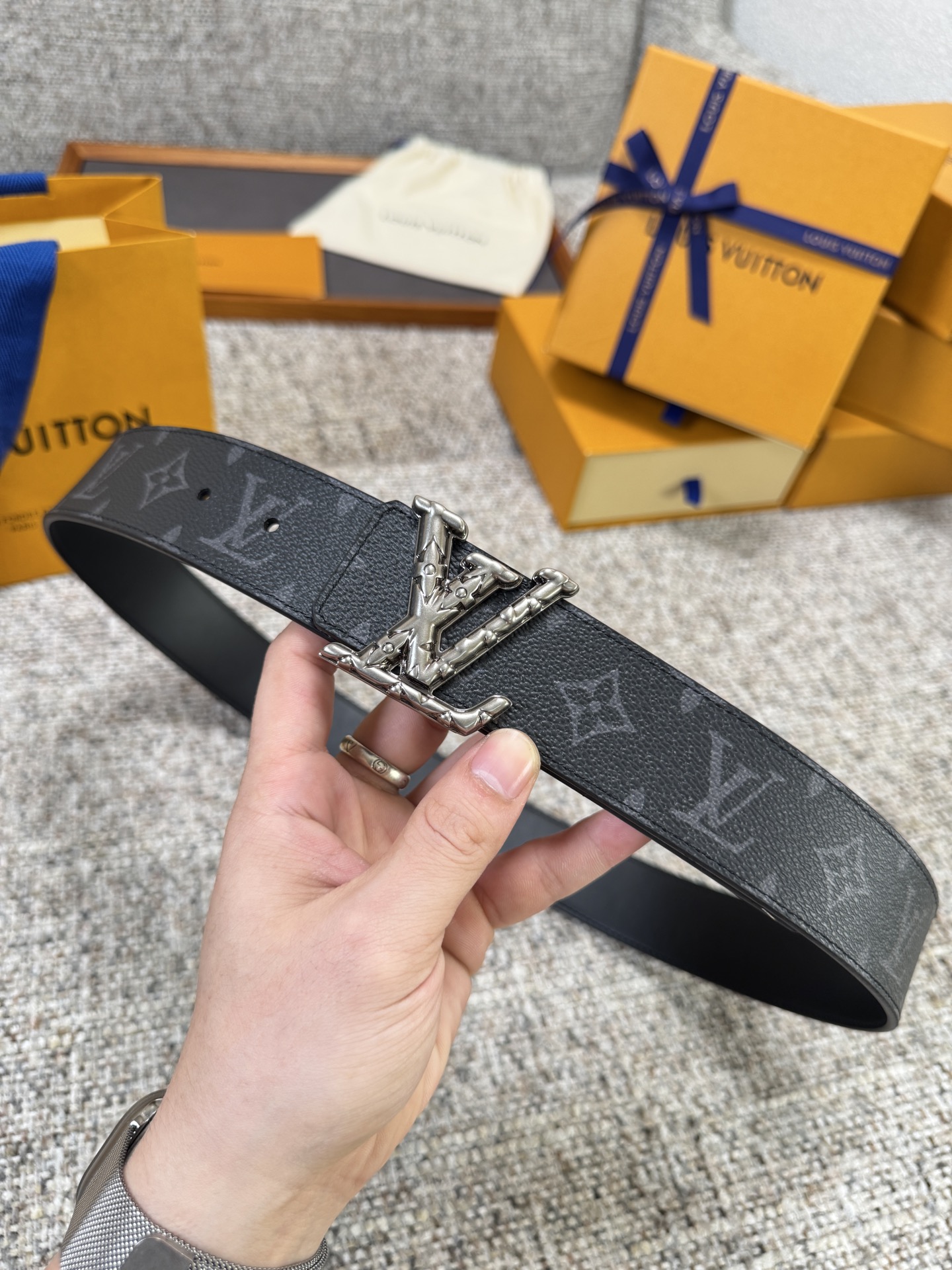 Louis Vuitton LV腰带 PVC皮底系列 原厂五金 精致手工绘边 柔软舒适 宽4.0