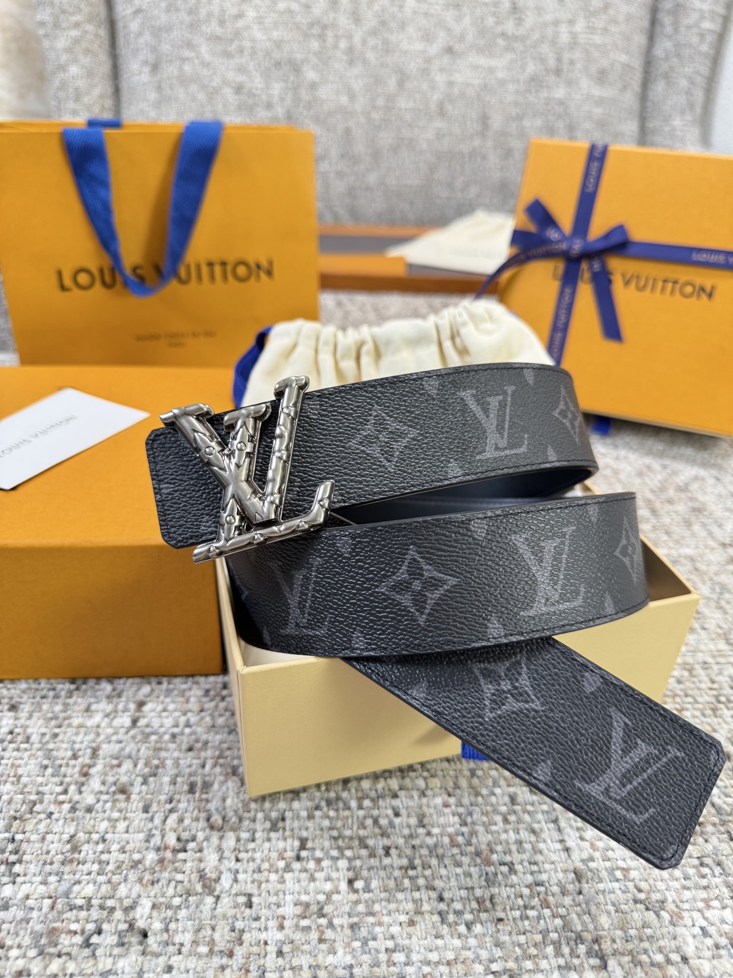 Louis Vuitton LV腰带 PVC皮底系列 原厂五金 精致手工绘边 柔软舒适 宽4.0