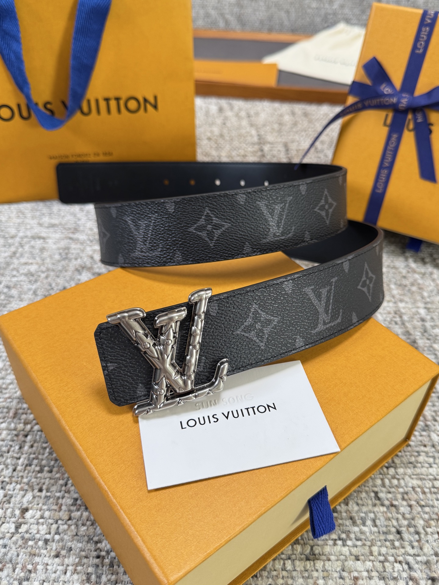 Louis Vuitton LV腰带 PVC皮底系列 原厂五金 精致手工绘边 柔软舒适 宽4.0
