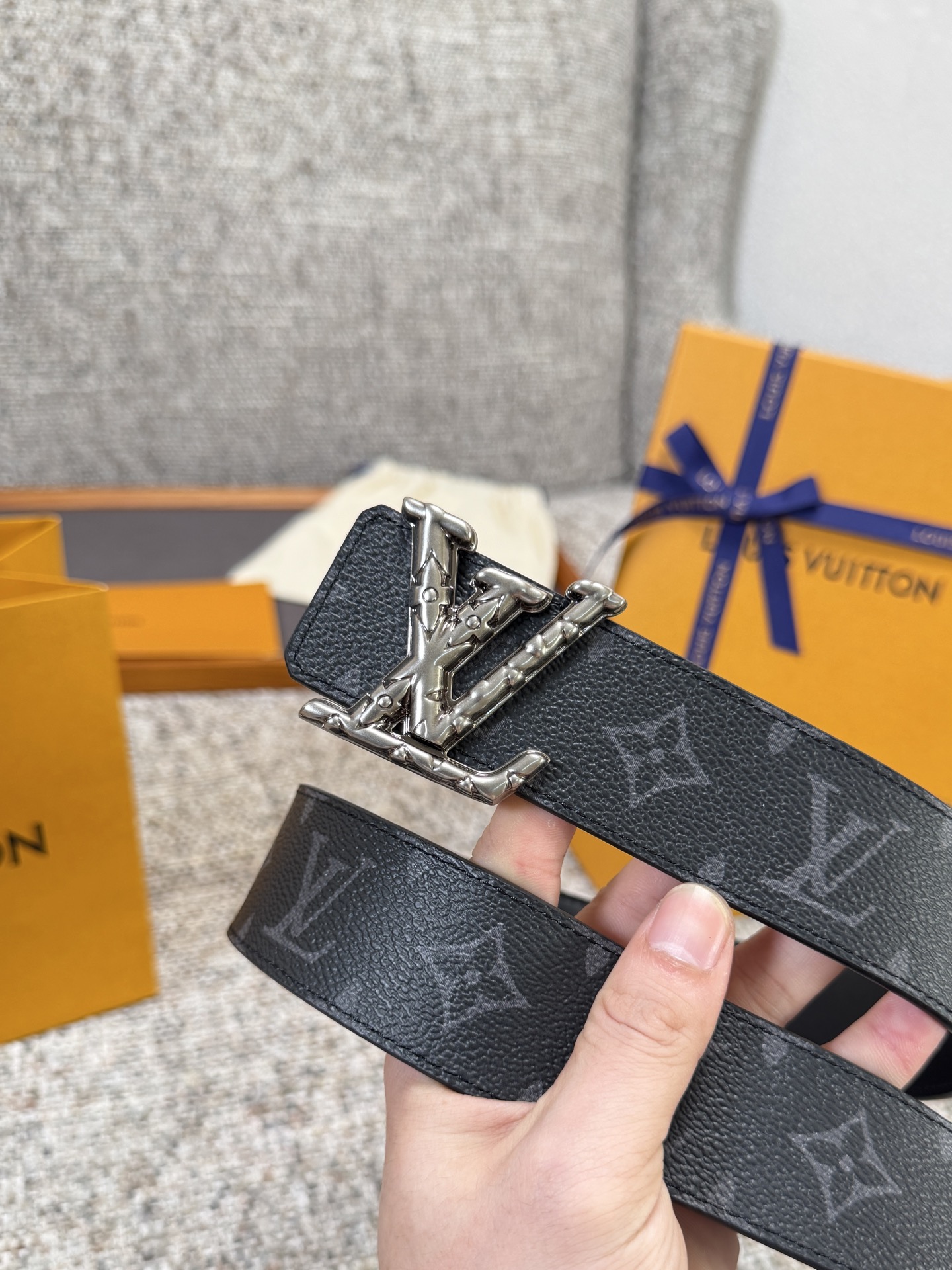 Louis Vuitton LV腰带 PVC皮底系列 原厂五金 精致手工绘边 柔软舒适 宽4.0