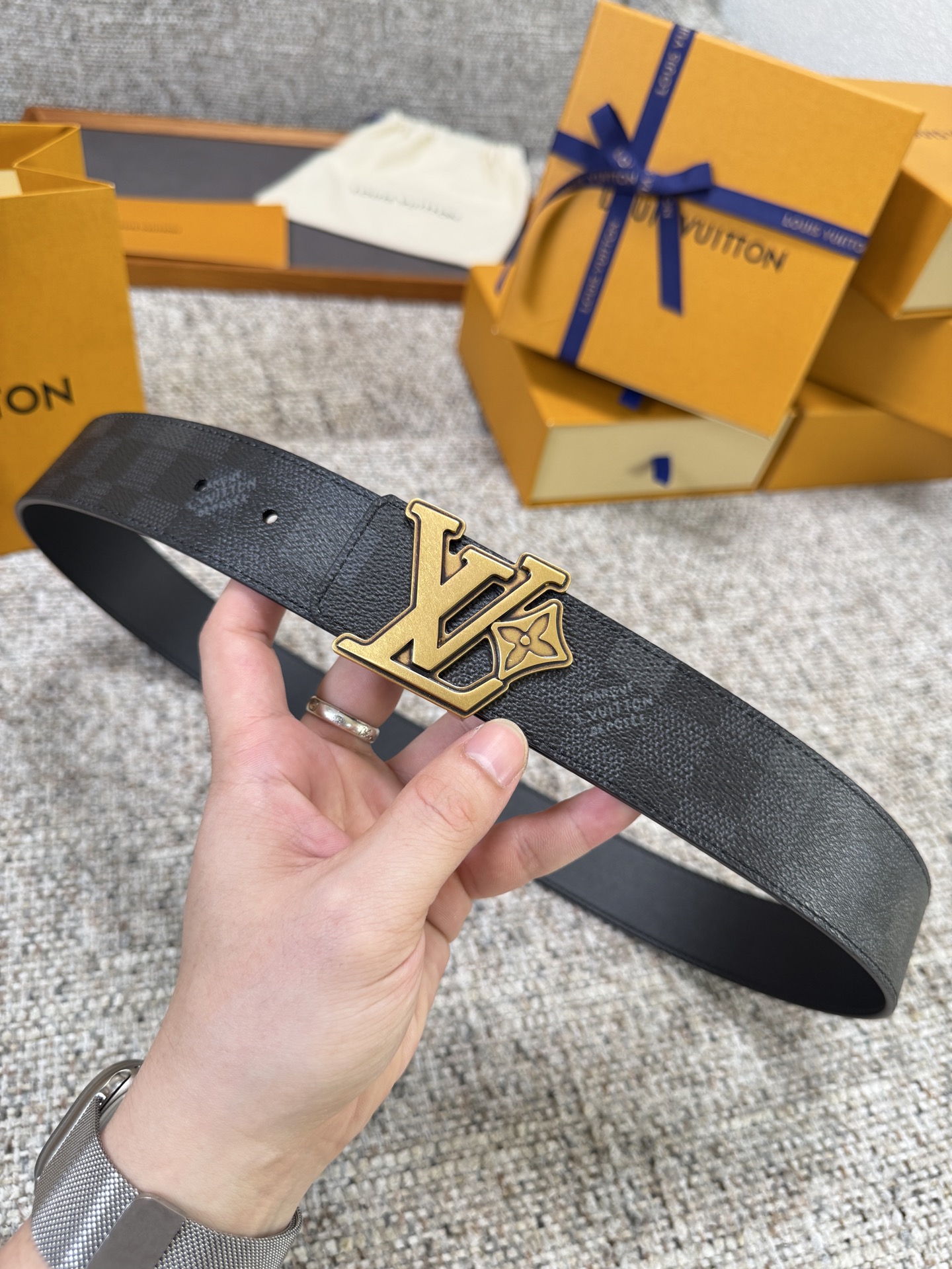 Louis Vuitton LV腰带 PVC皮底系列 原厂五金 精致手工绘边 柔软舒适 宽4.0