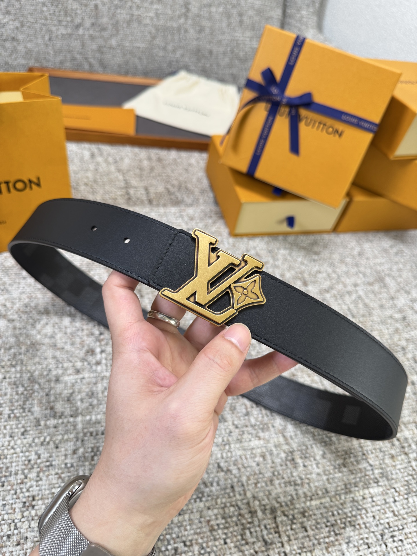 Louis Vuitton LV腰带 PVC皮底系列 原厂五金 精致手工绘边 柔软舒适 宽4.0