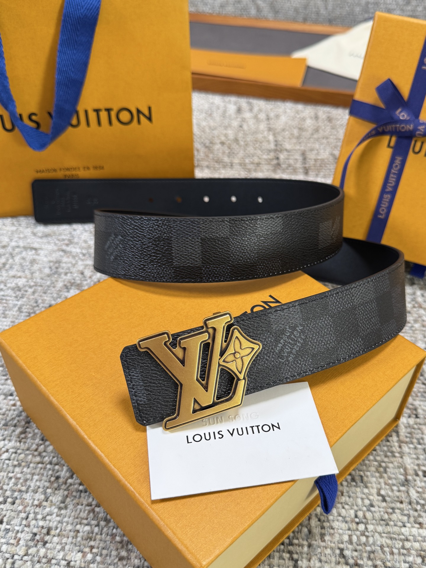 Louis Vuitton LV腰带 PVC皮底系列 原厂五金 精致手工绘边 柔软舒适 宽4.0