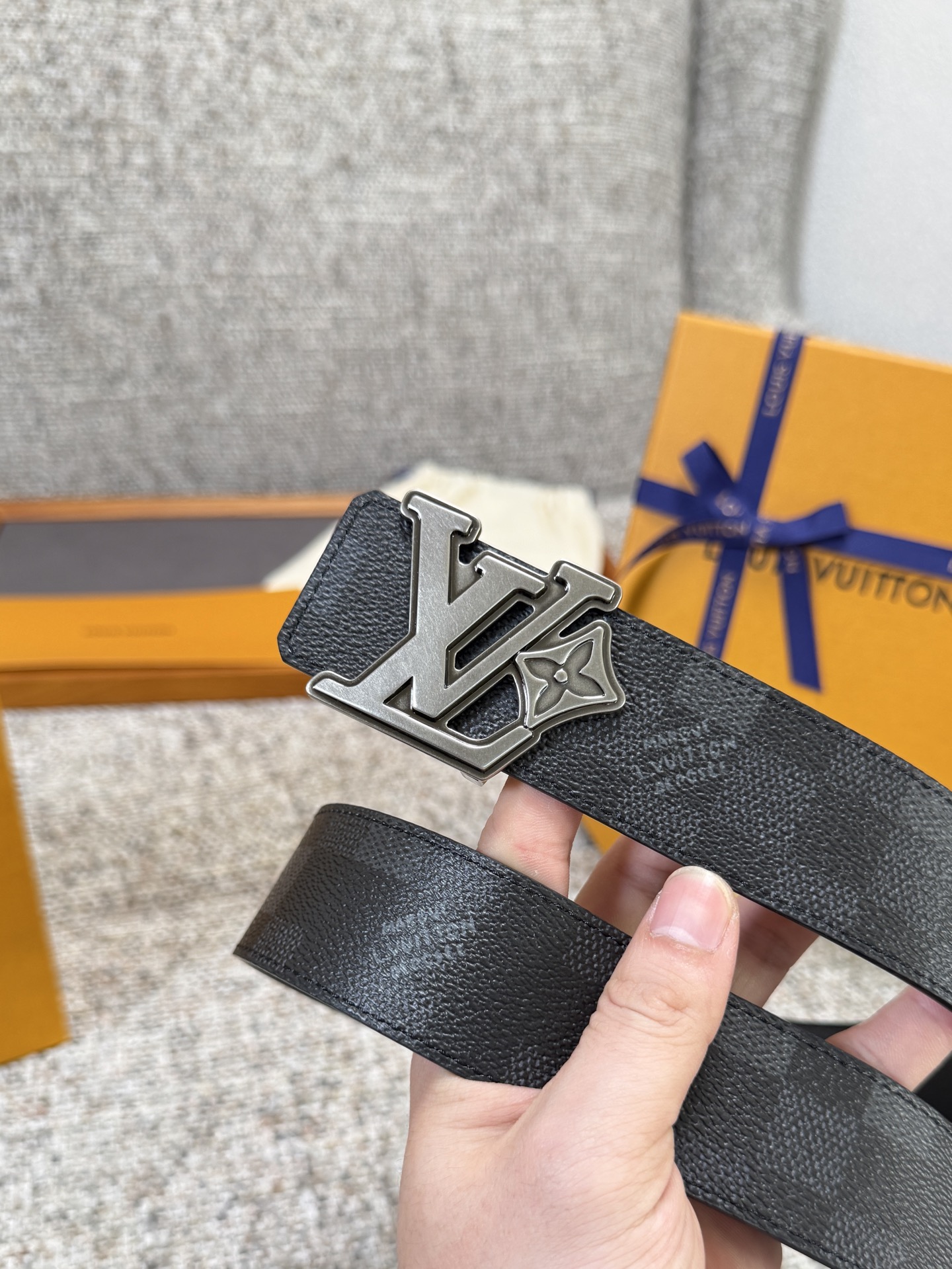 Louis Vuitton LV腰带 PVC皮底系列 原厂五金 精致手工绘边 柔软舒适 宽4.0