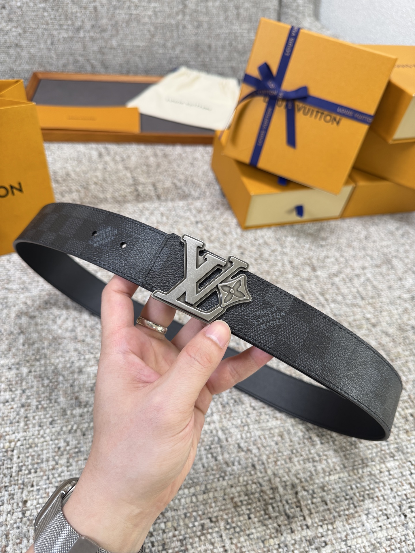 Louis Vuitton LV腰带 PVC皮底系列 原厂五金 精致手工绘边 柔软舒适 宽4.0