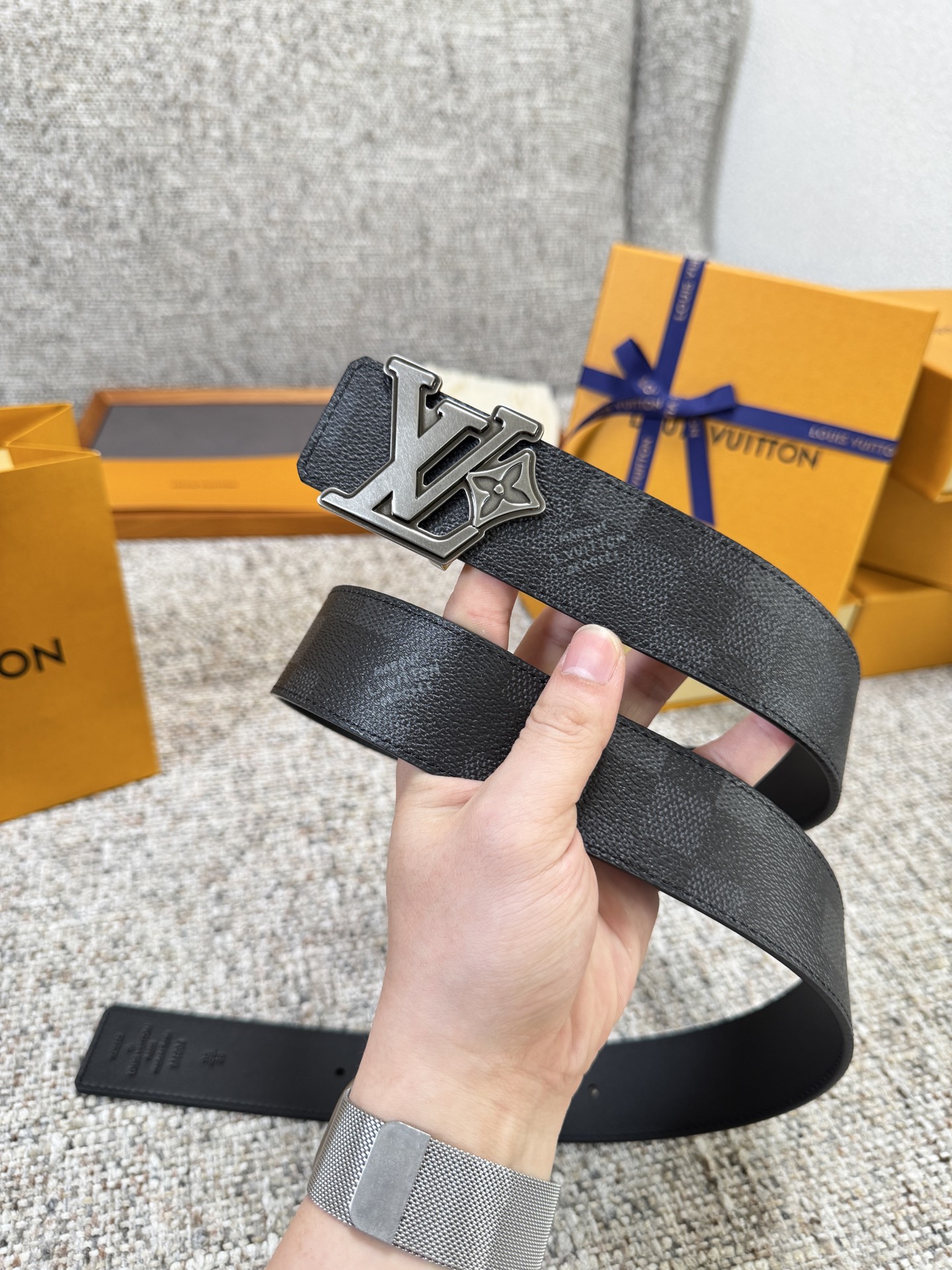 Louis Vuitton LV腰带 PVC皮底系列 原厂五金 精致手工绘边 柔软舒适 宽4.0