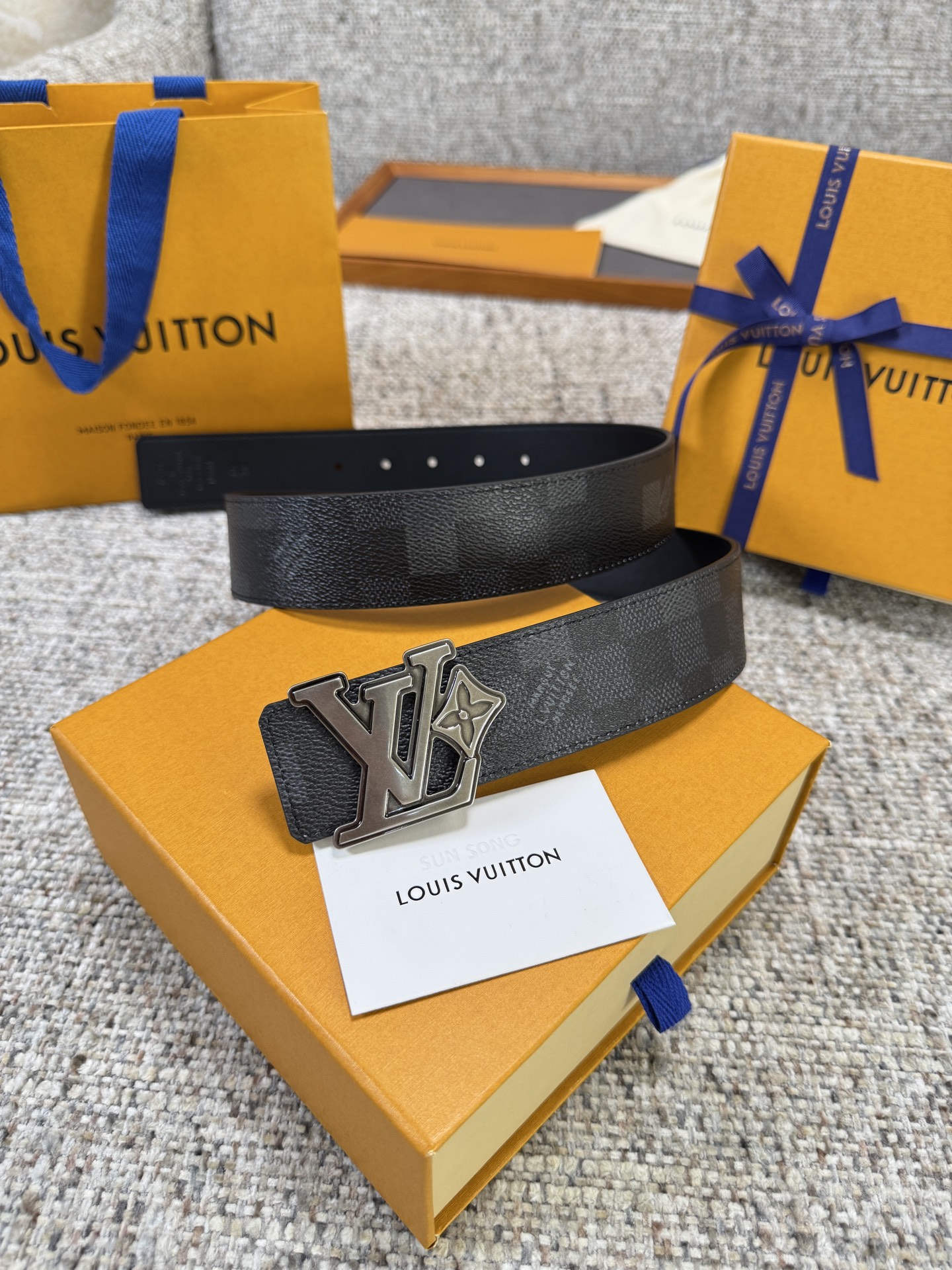 Louis Vuitton LV腰带 PVC皮底系列 原厂五金 精致手工绘边 柔软舒适 宽4.0