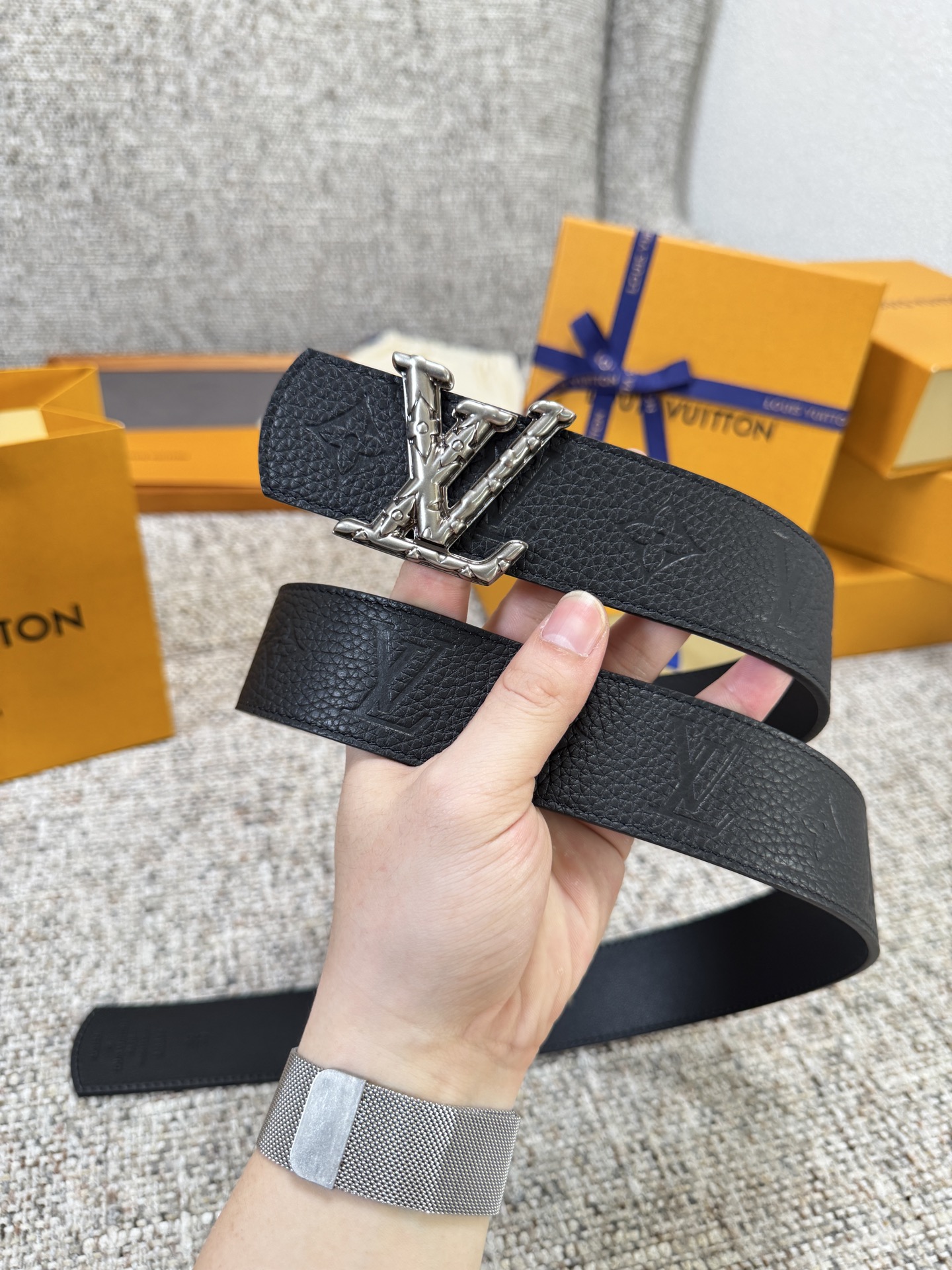 Louis Vuitton LV腰带 Dimension皮底系列 原厂五金 精致手工绘边 柔软舒适 宽4