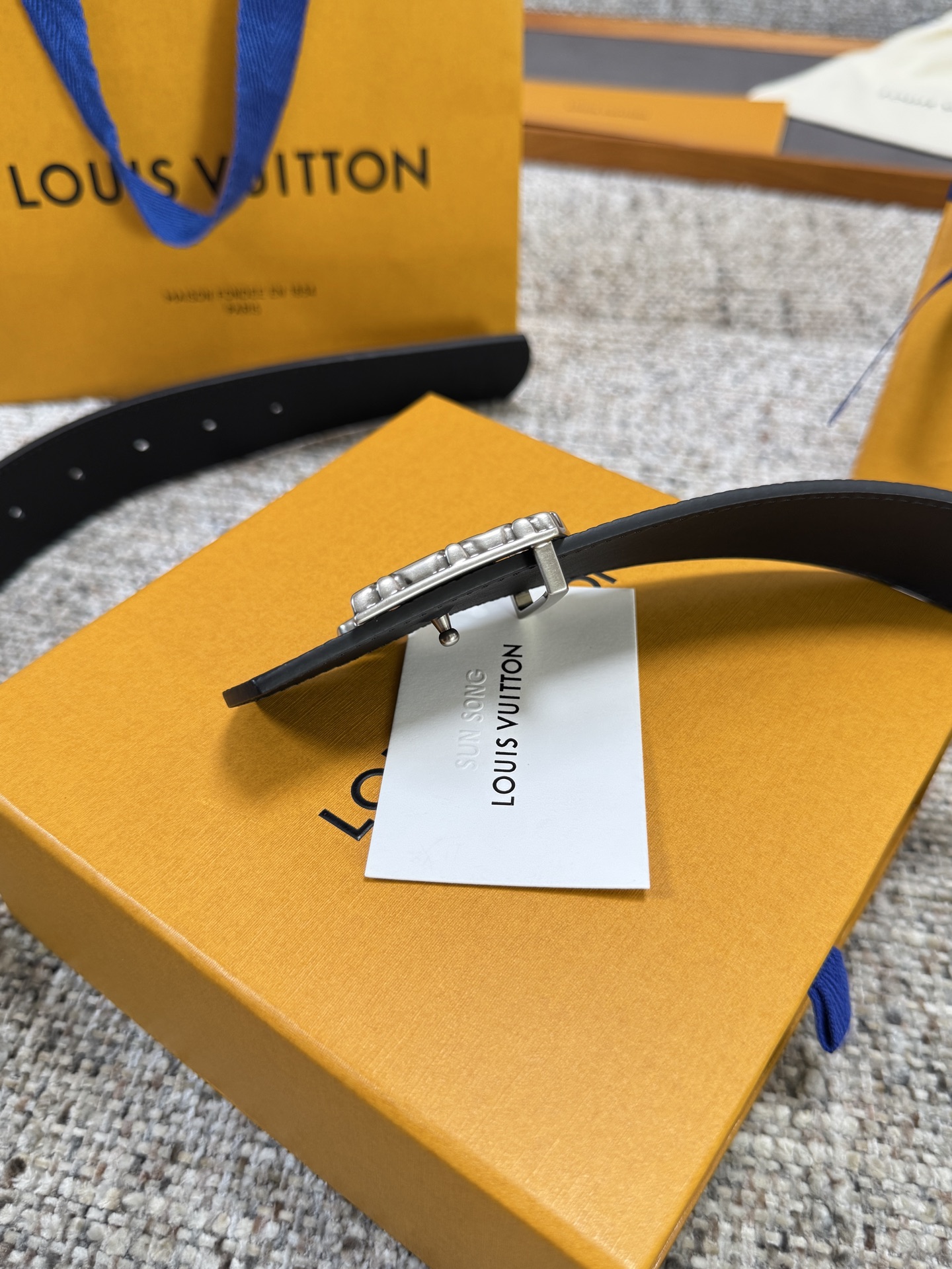 Louis Vuitton LV腰带 Dimension皮底系列 原厂五金 精致手工绘边 柔软舒适 宽4