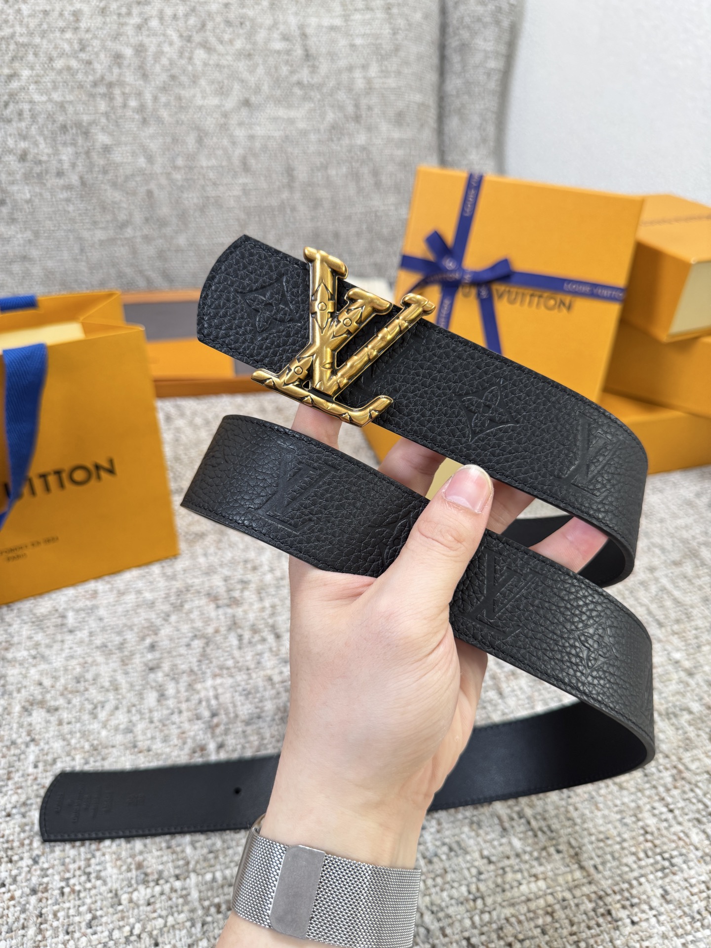 Louis Vuitton LV腰带 Dimension皮底系列 原厂五金 精致手工绘边 柔软舒适 宽4