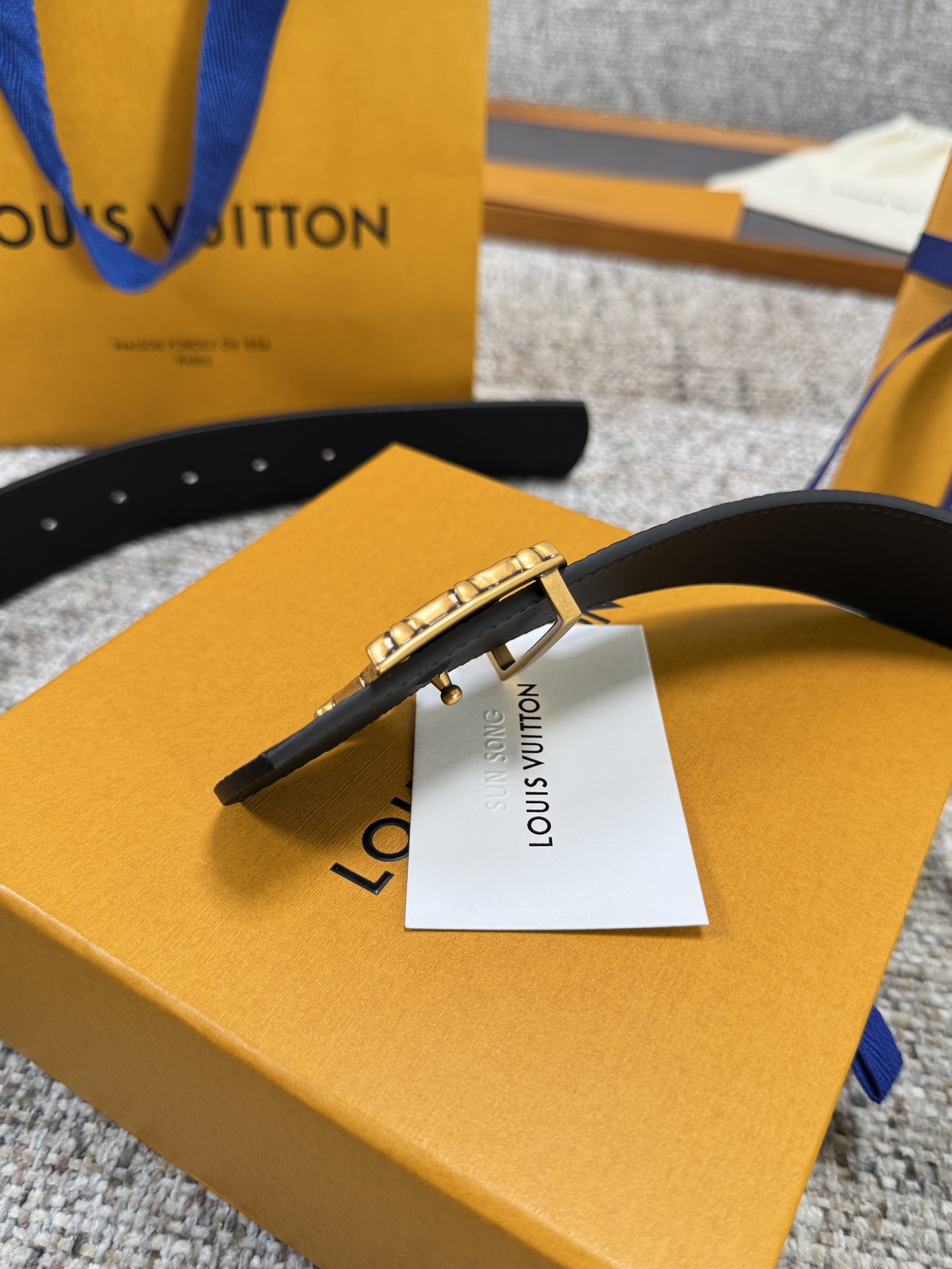 Louis Vuitton LV腰带 Dimension皮底系列 原厂五金 精致手工绘边 柔软舒适 宽4