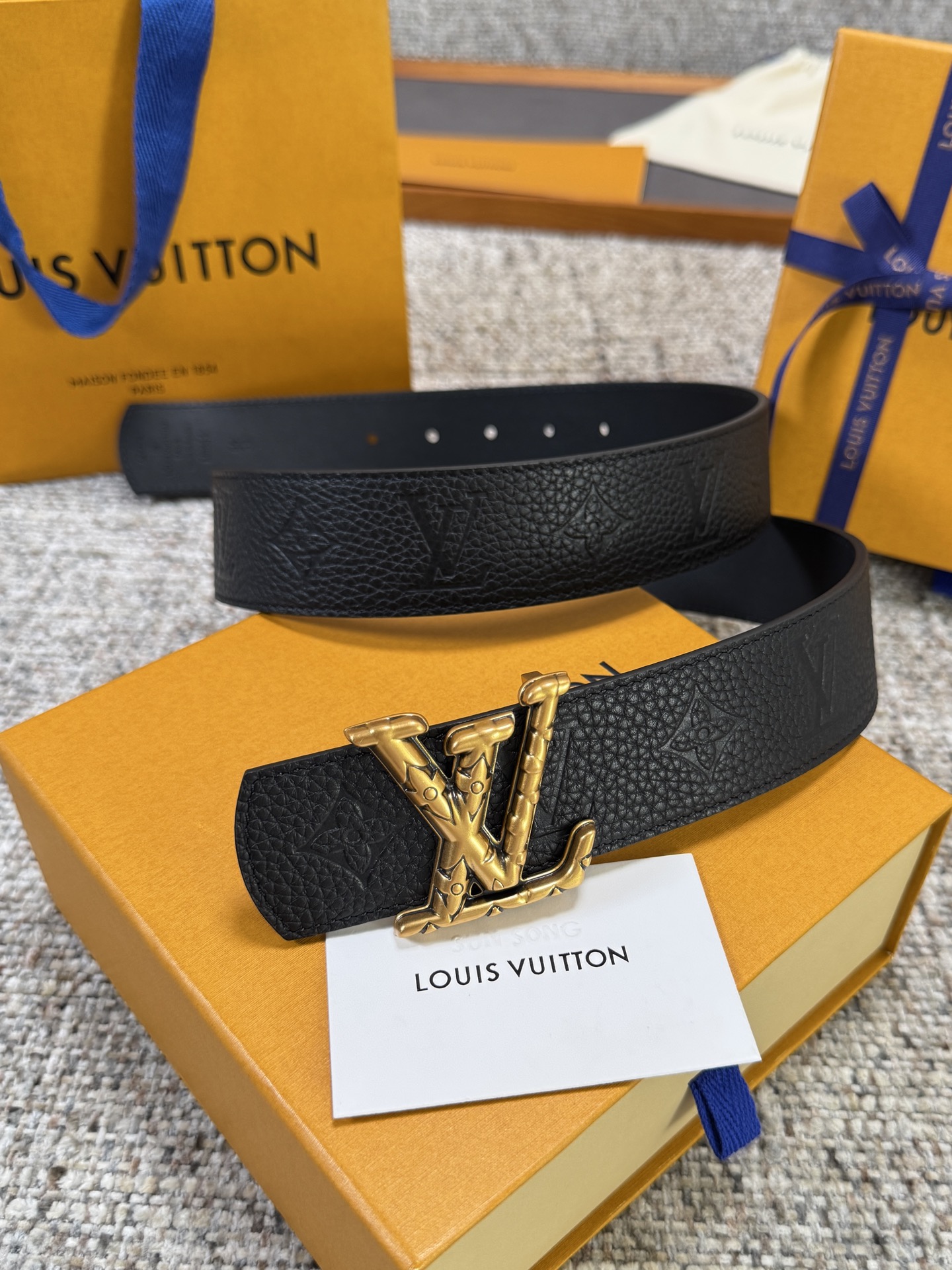 Louis Vuitton LV腰带 Dimension皮底系列 原厂五金 精致手工绘边 柔软舒适 宽4