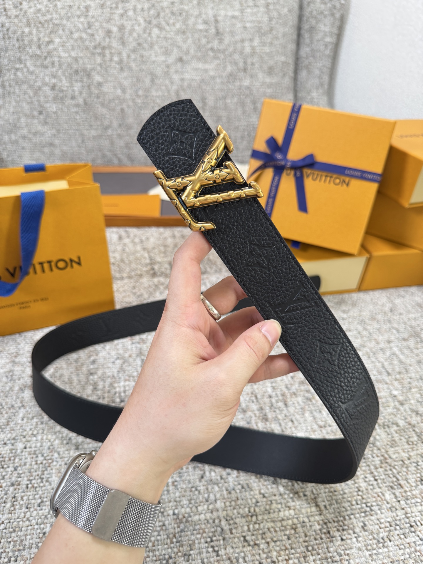 Louis Vuitton LV腰带 Dimension皮底系列 原厂五金 精致手工绘边 柔软舒适 宽4