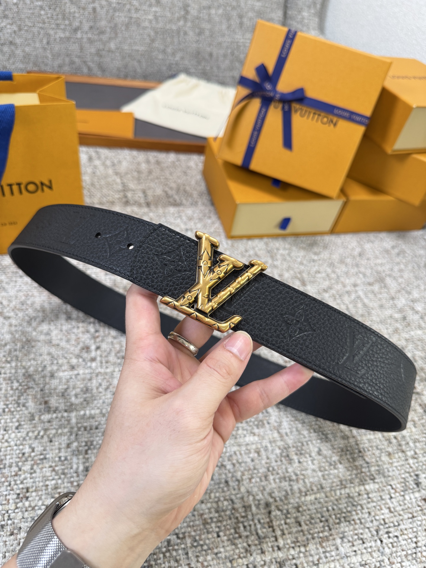 Louis Vuitton LV腰带 Dimension皮底系列 原厂五金 精致手工绘边 柔软舒适 宽4
