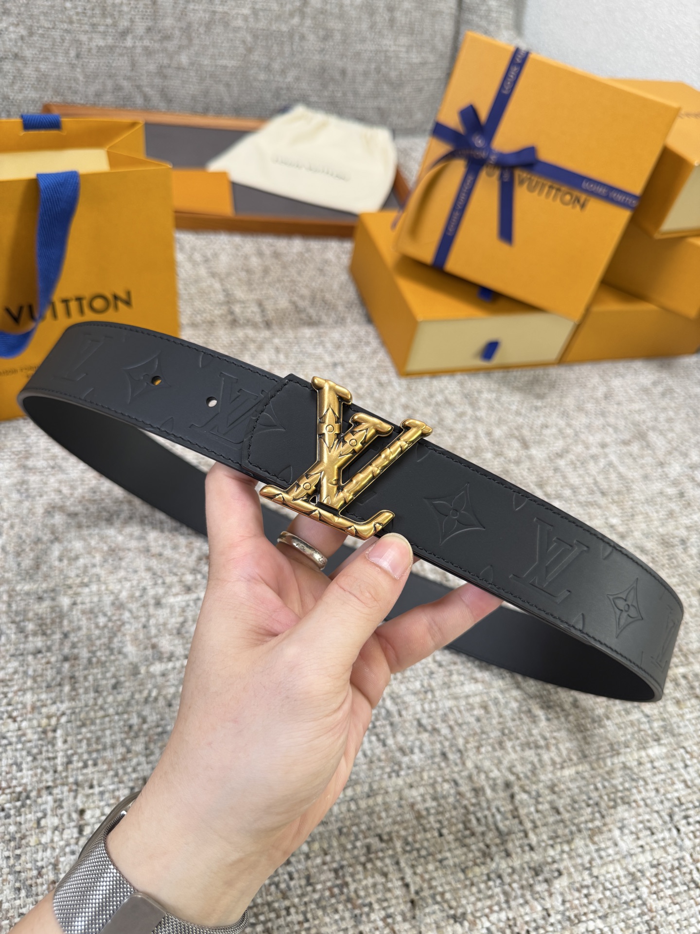Louis Vuitton LV腰带 Dimension皮底系列 原厂五金 精致手工绘边 柔软舒适 宽4