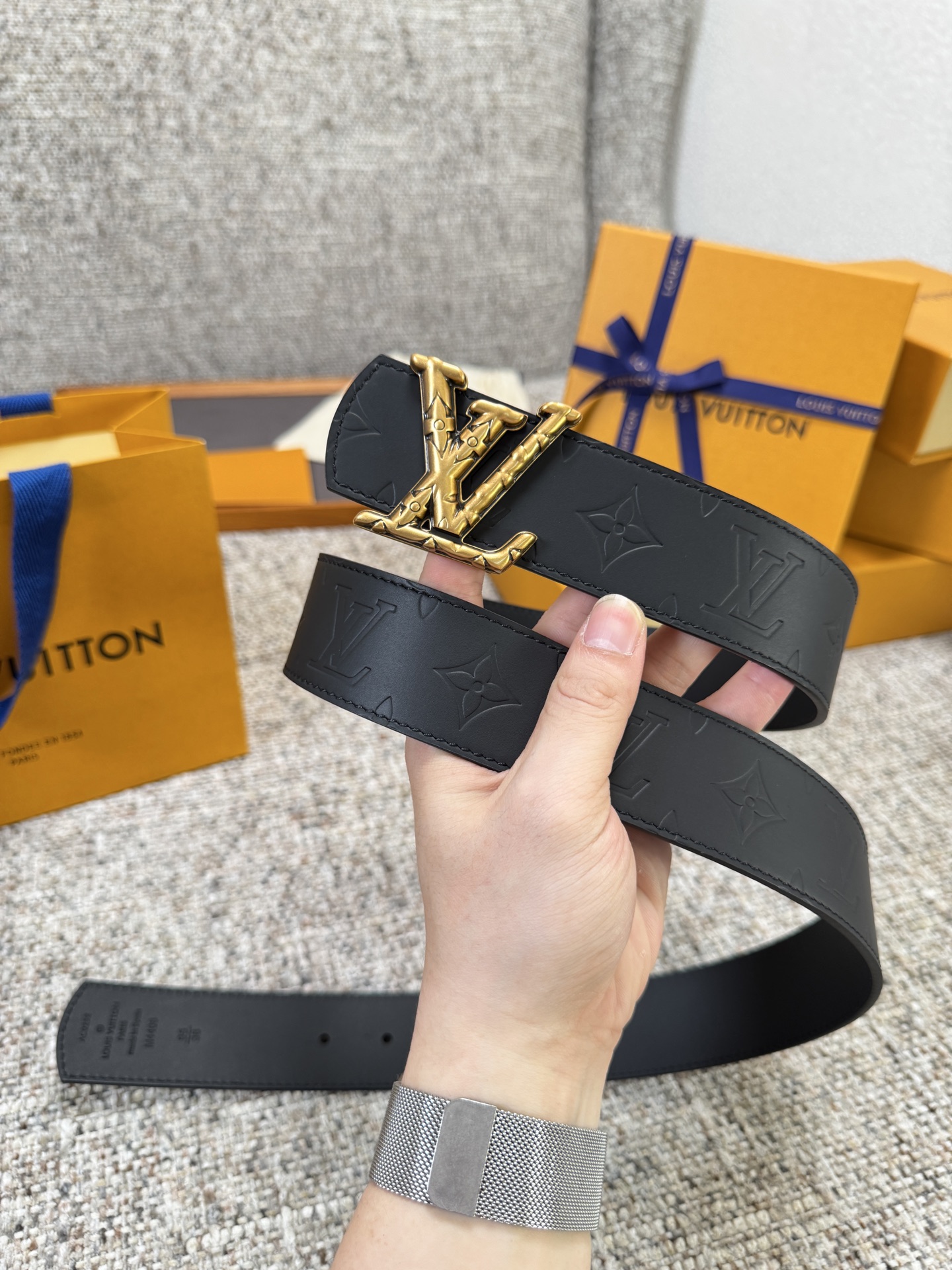 Louis Vuitton LV腰带 Dimension皮底系列 原厂五金 精致手工绘边 柔软舒适 宽4