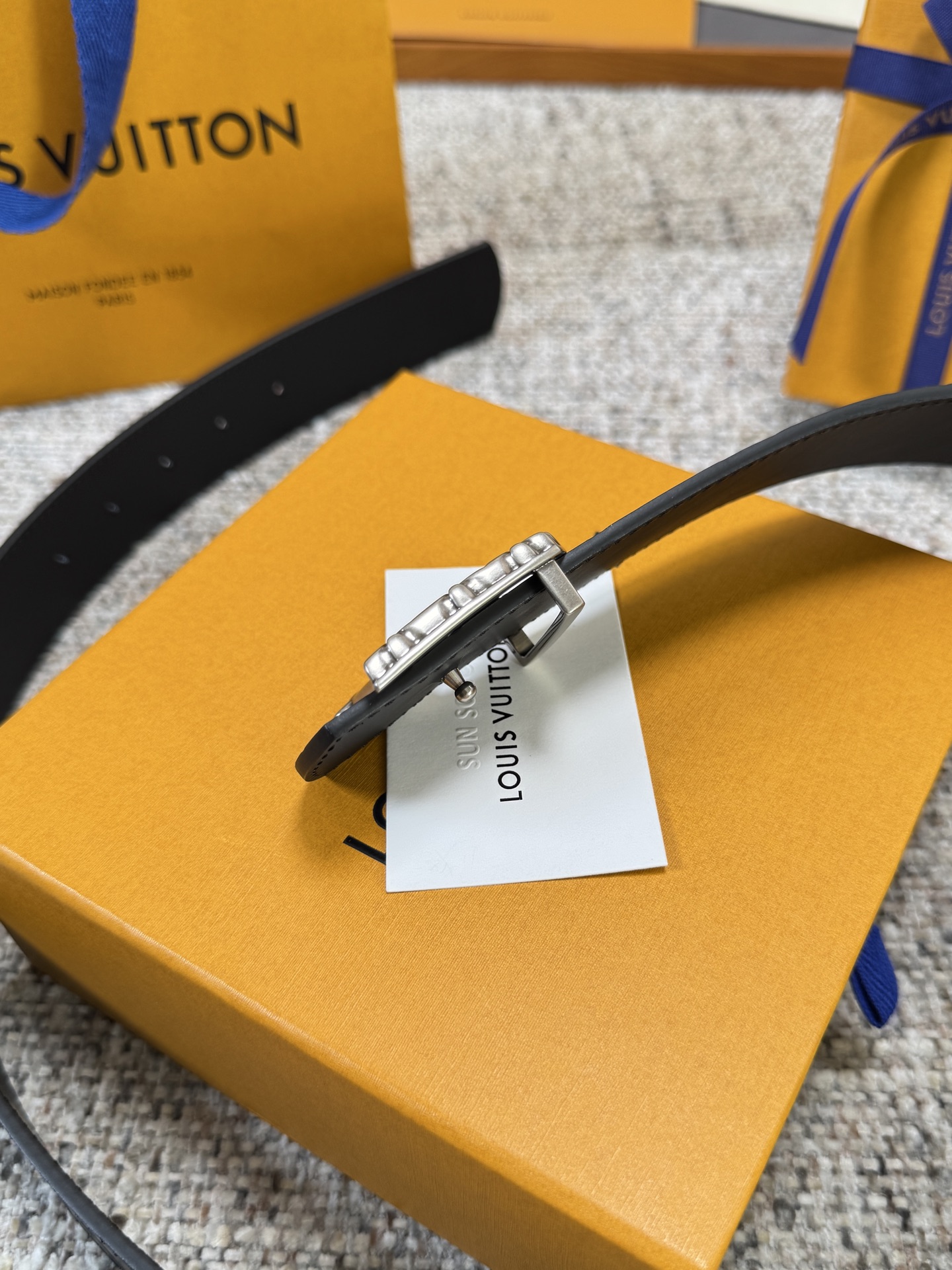 Louis Vuitton LV腰带 Dimension皮底系列 原厂五金 精致手工绘边 柔软舒适 宽4