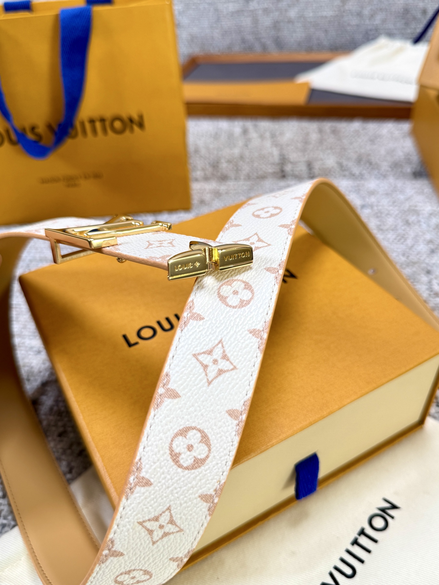 Louis Vuitton LV腰带 老花皮底两件套系列 原厂五金 精致手工绘边 柔软舒适 宽3.0