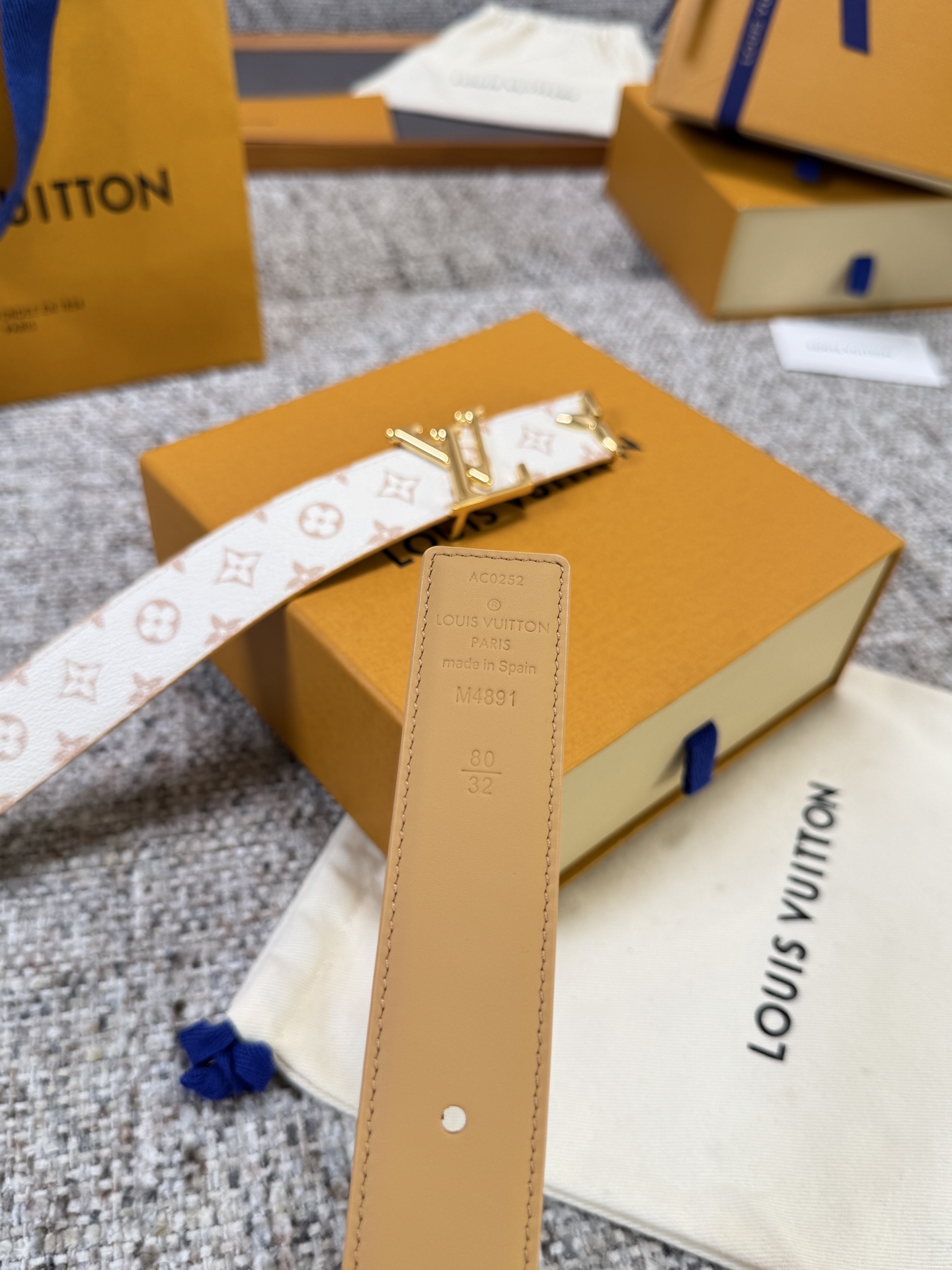 Louis Vuitton LV腰带 老花皮底两件套系列 原厂五金 精致手工绘边 柔软舒适 宽3.0